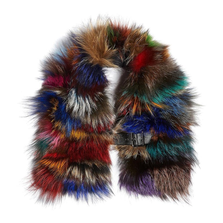 Luxurious Natural Silver and MultiColored Fox Fur Collar For Sale at