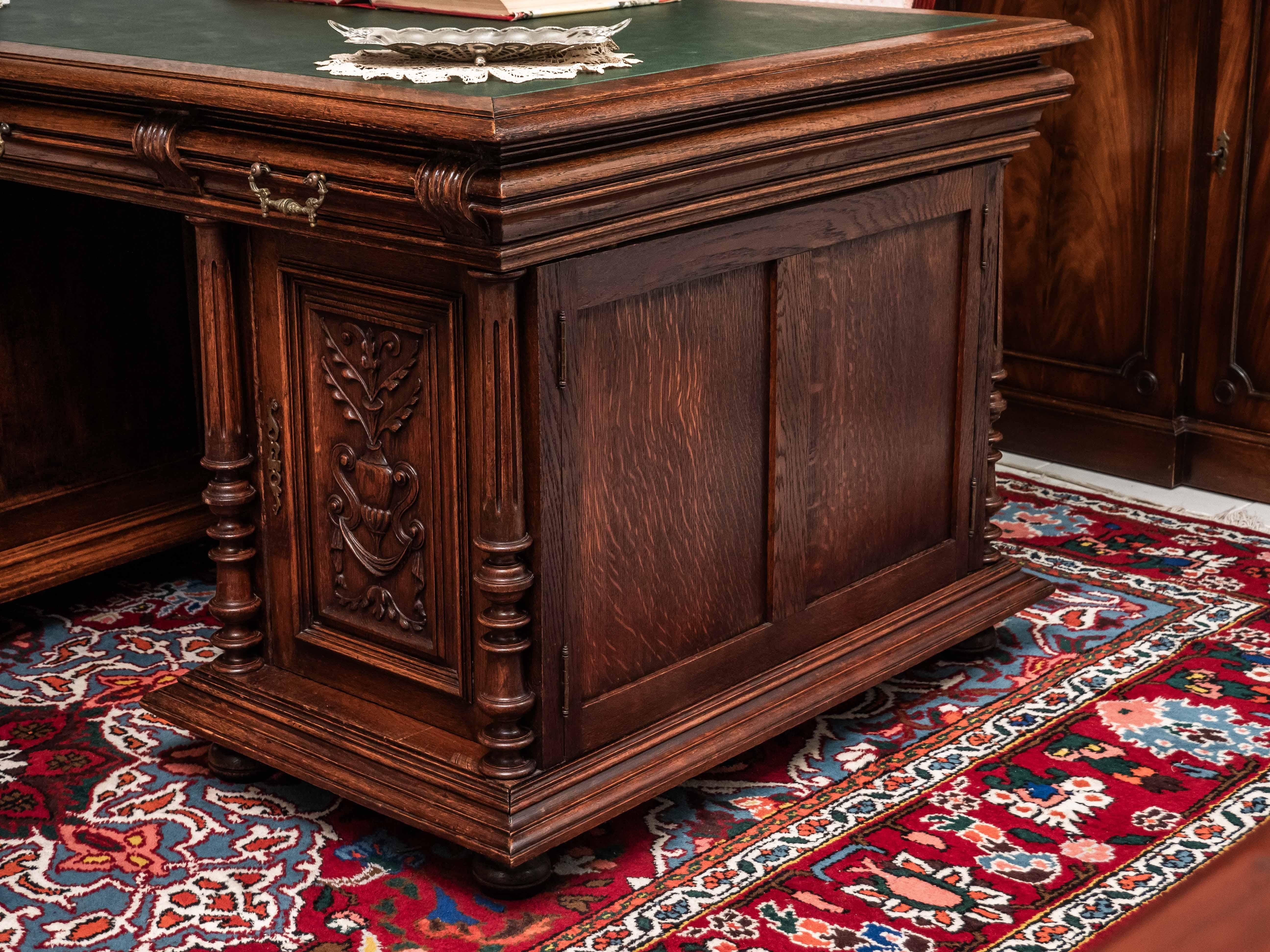 Hand-Carved Luxurious Neo-Renaissance desk made of solid oak