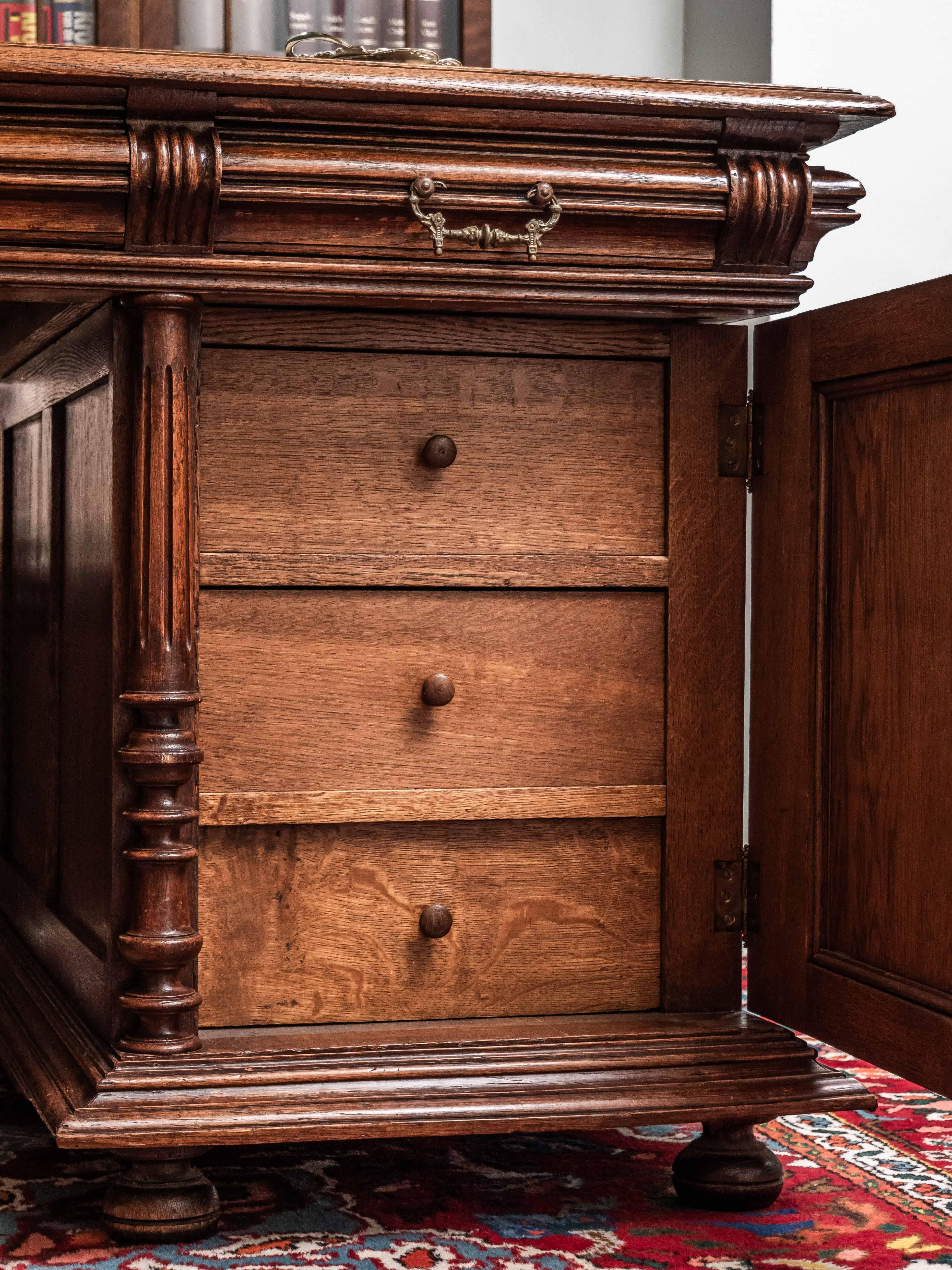 Luxurious Neo-Renaissance desk made of solid oak 2