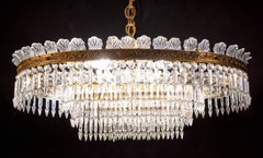 Luxuriöser ovaler Kronleuchter aus Kristall und Messing Italien:: 1940