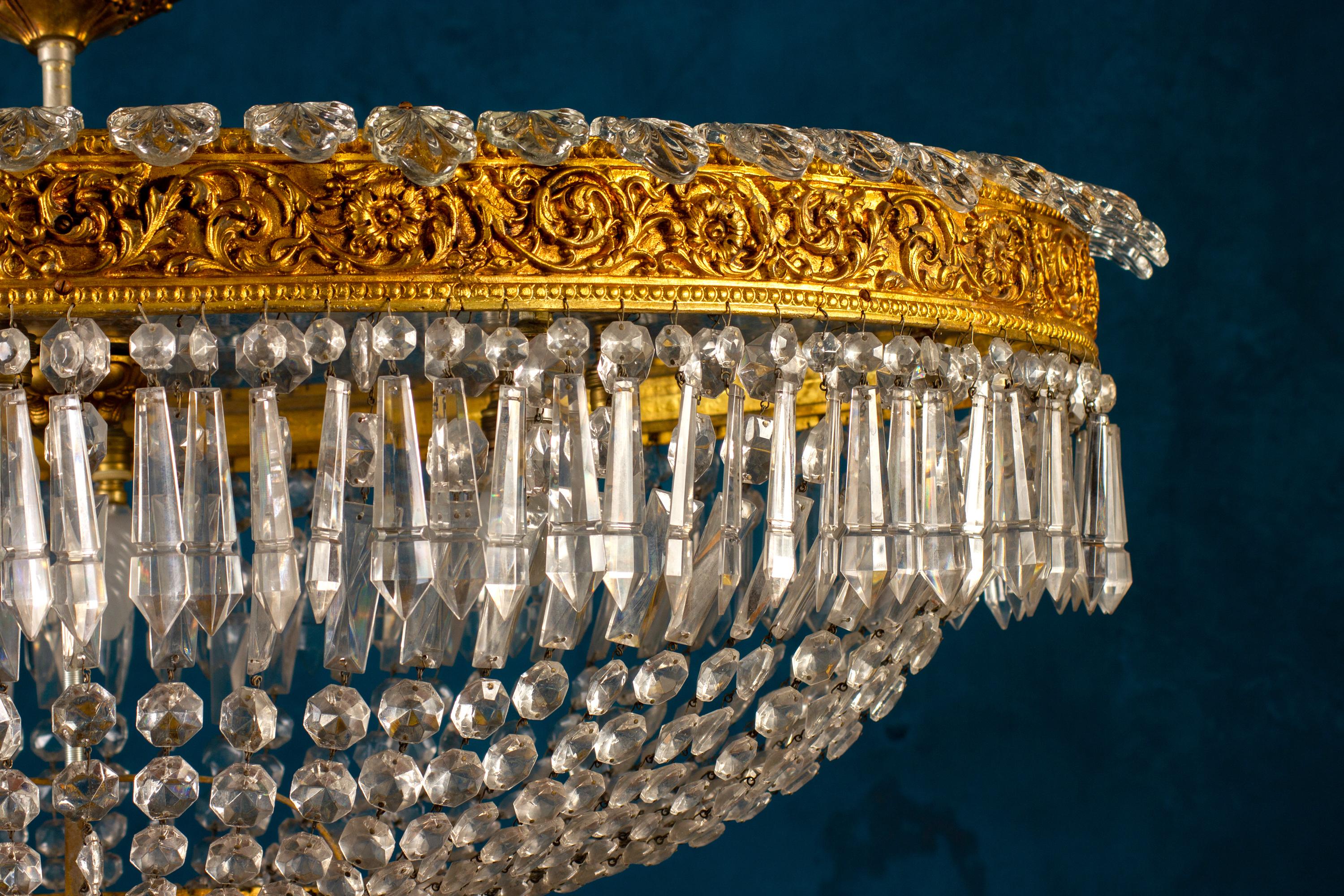 oval shaped chandeliers