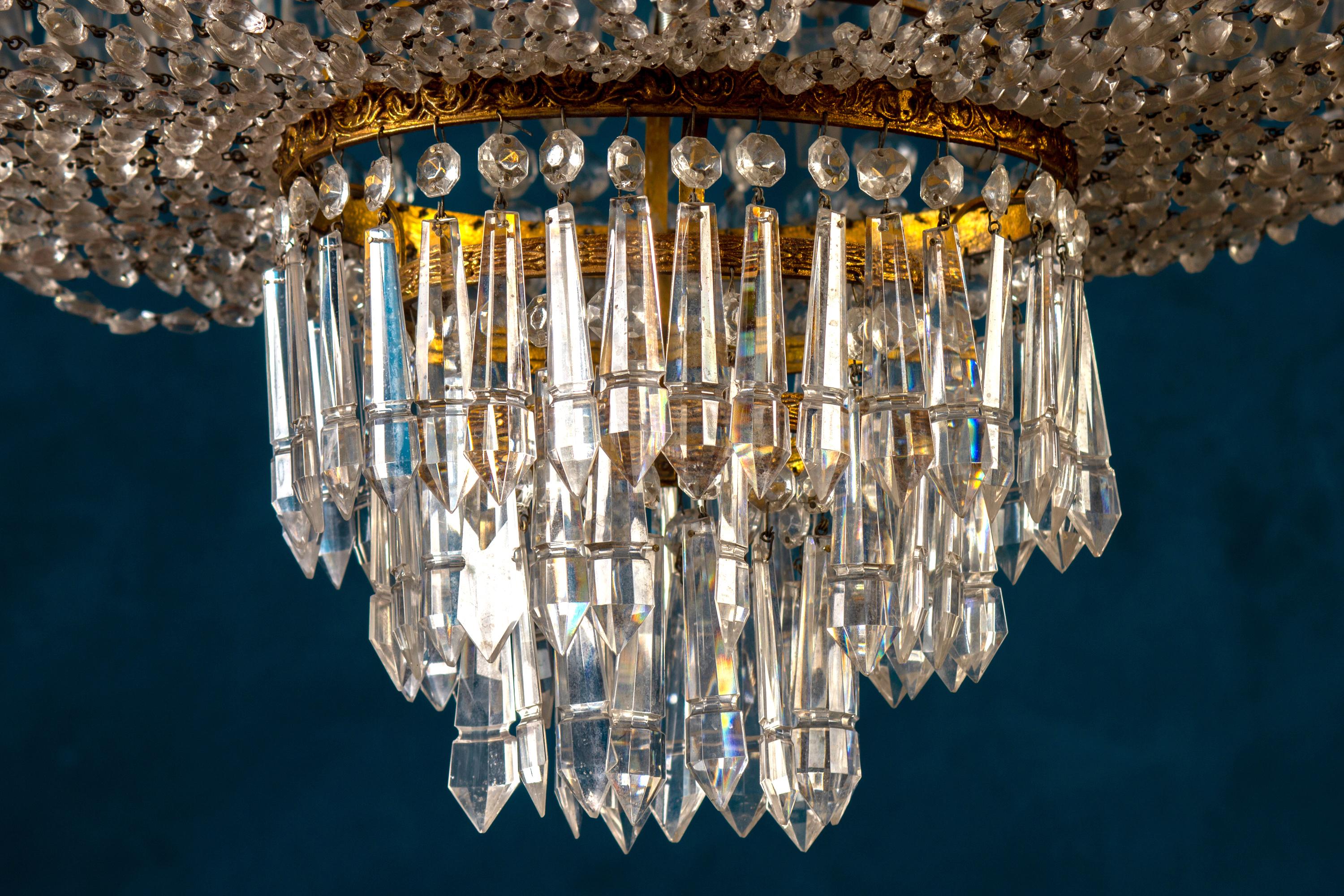 Italian Luxurious Oval Shaped Crystal and Brass Chandelier, Italy, 1940 For Sale