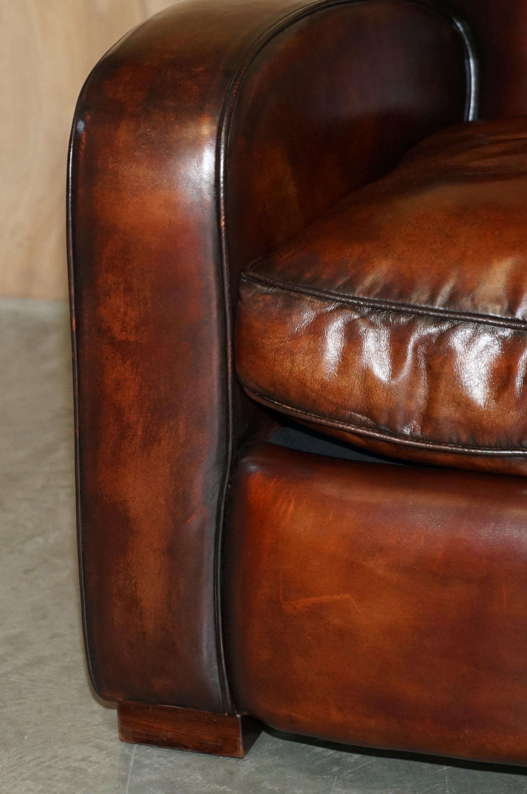 LUXURIOUS PAIR OF ART DECO FULLY RESTORED CIGAR BROWN LEATHER ARMCHAIRs in vendita 1