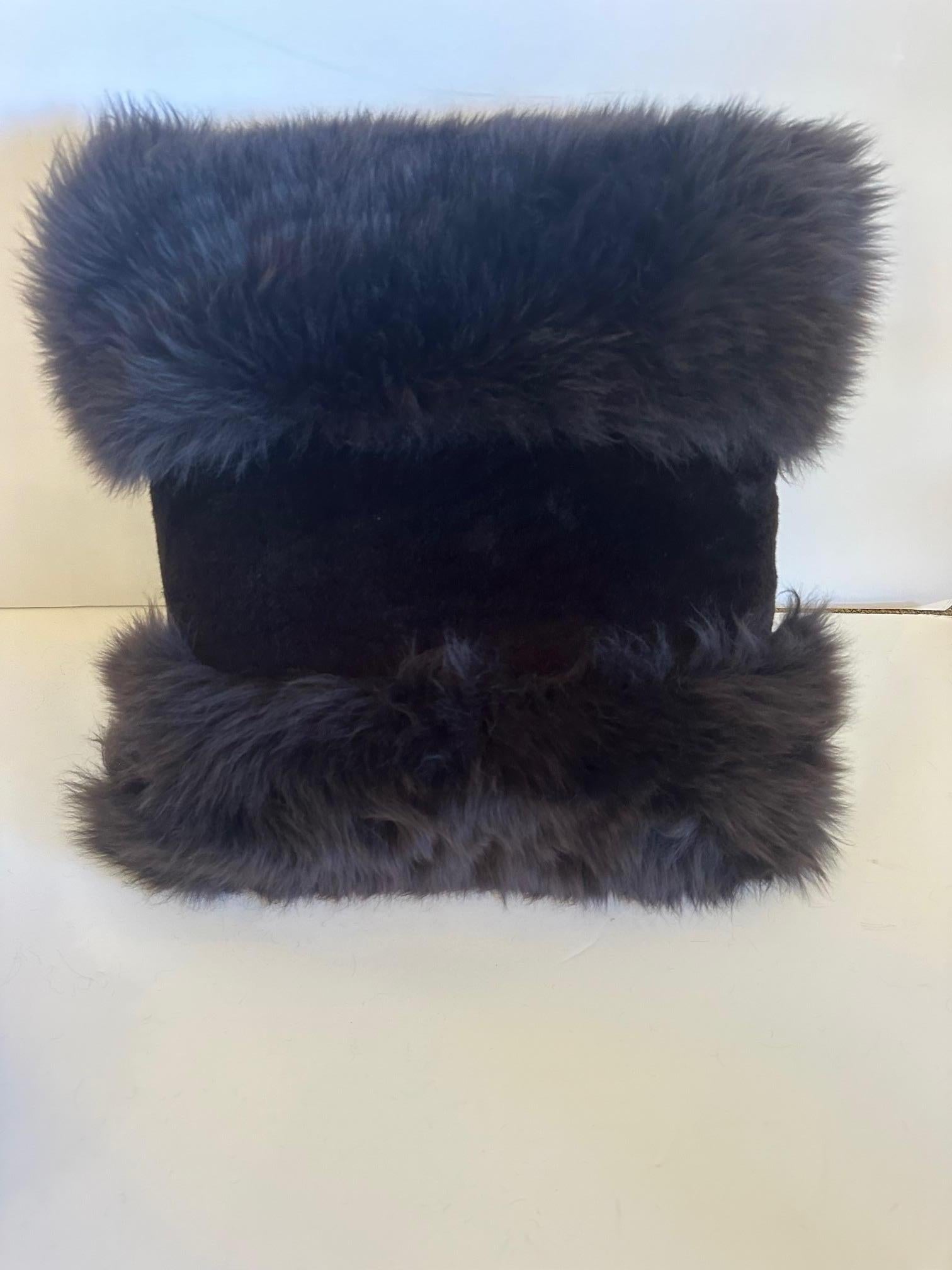 Luxuriöses Paar handgefertigter Kissen aus Shearling und gemischtem Pelz, Paar im Angebot 2