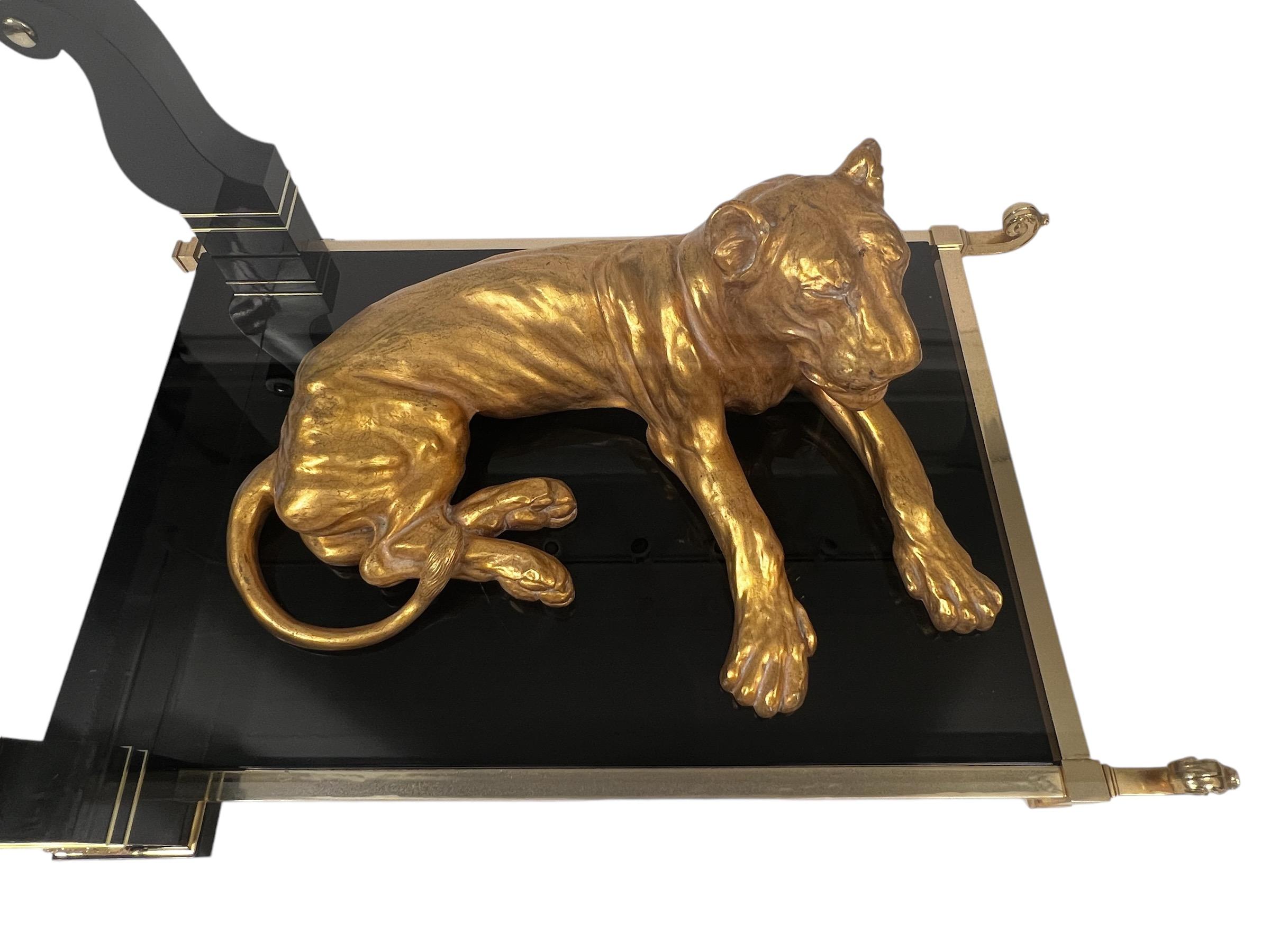 Italiano Lussuoso tavolino di design nero pianoforte con foglia d'oro Panther in vendita