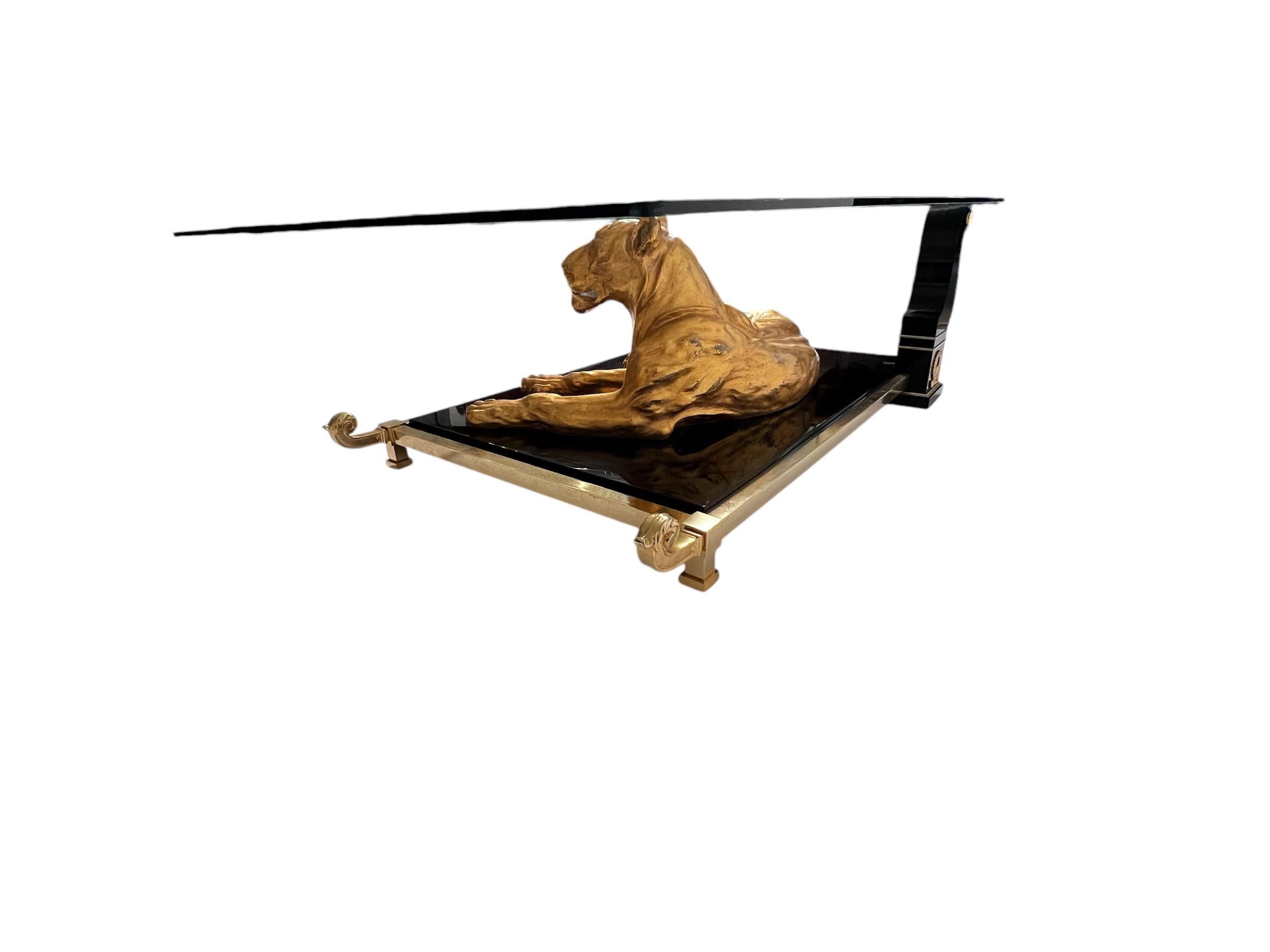 Lussuoso tavolino di design nero pianoforte con foglia d'oro Panther In condizioni discrete in vendita a New York, NY