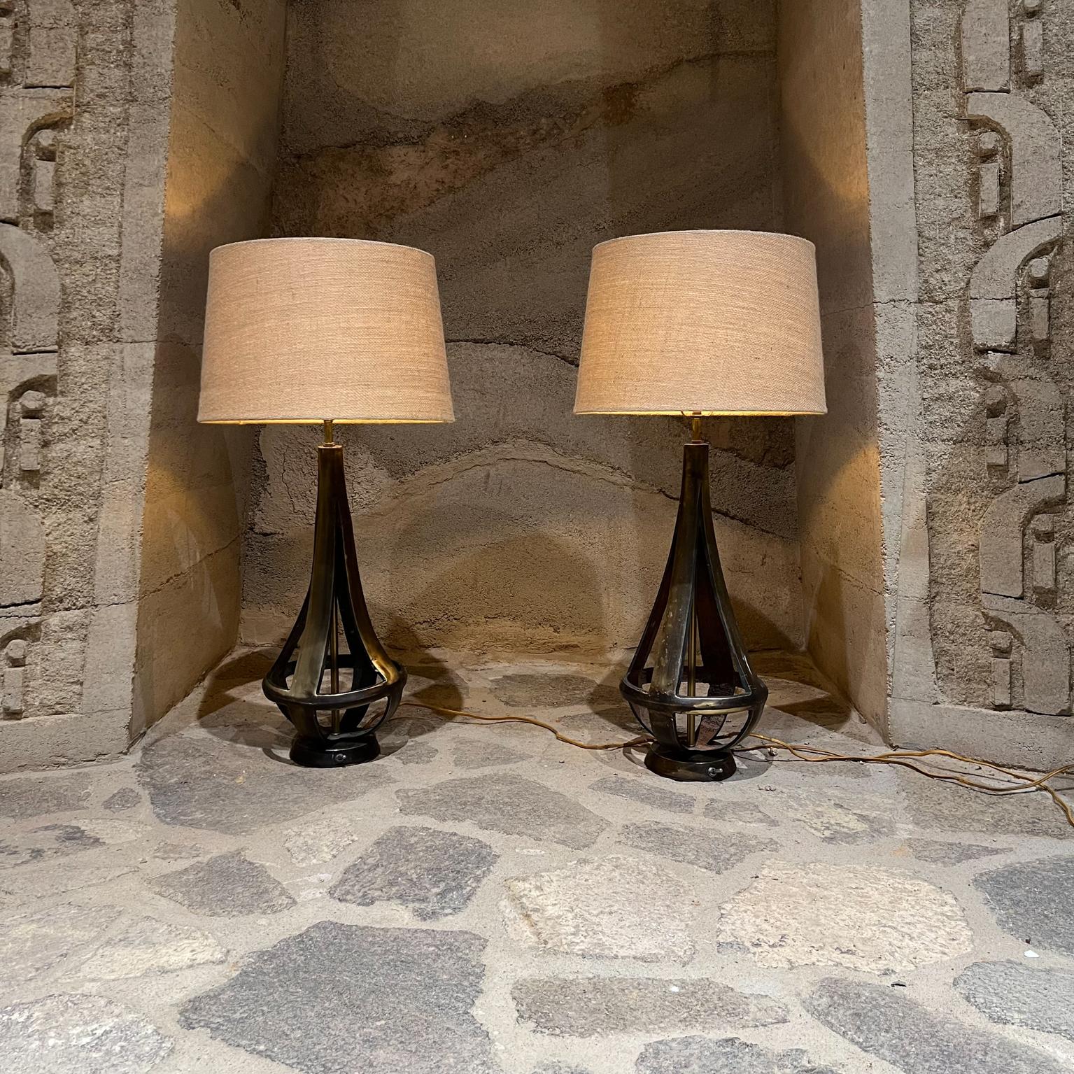 Luxurious Sculptural Two-Toned Brass Bronze Table Lamps Arturo Pani 1950s Mexico For Sale 2