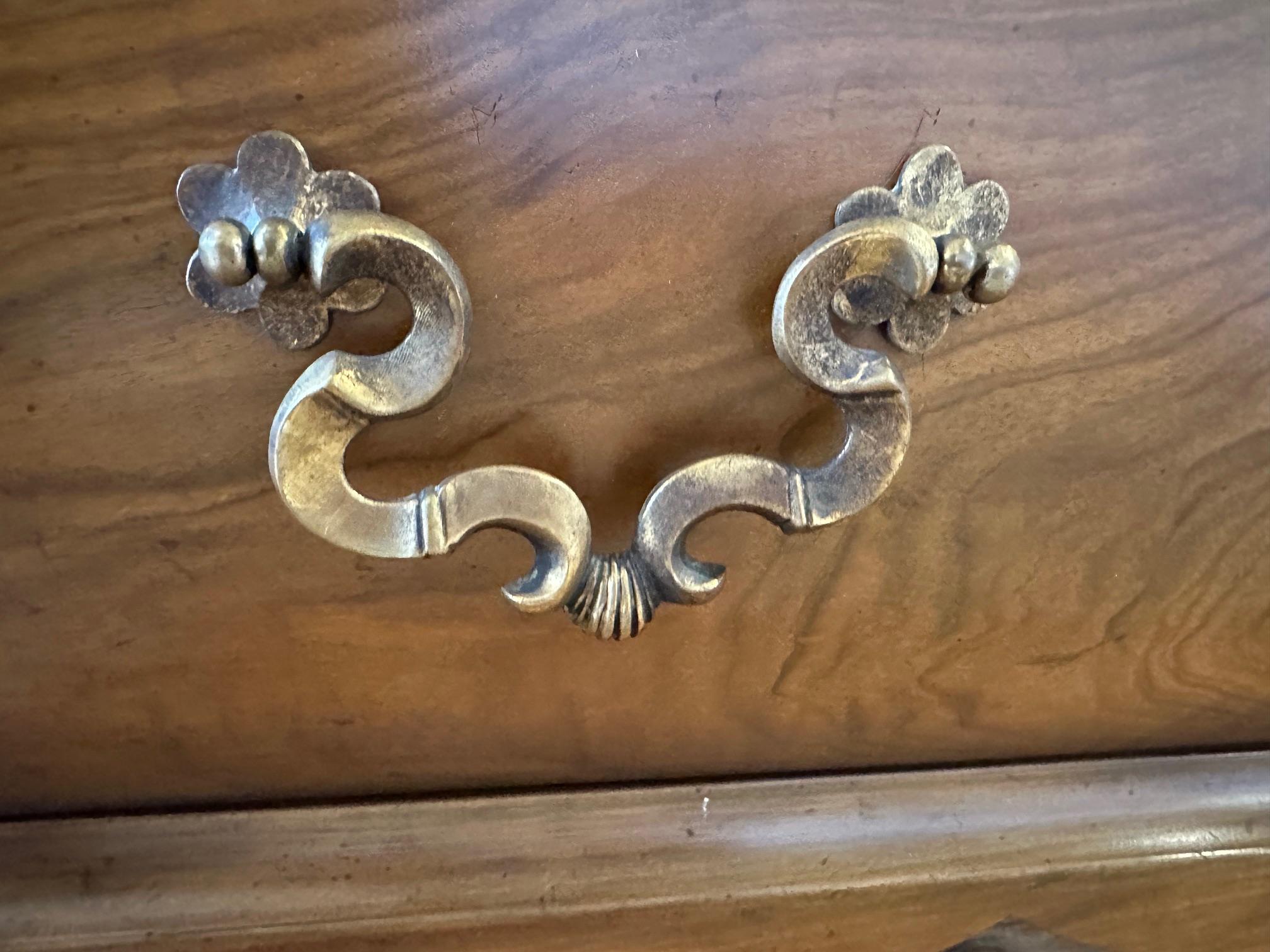 Cómoda Serpentina de Lujo by Baker finales del siglo XX en venta