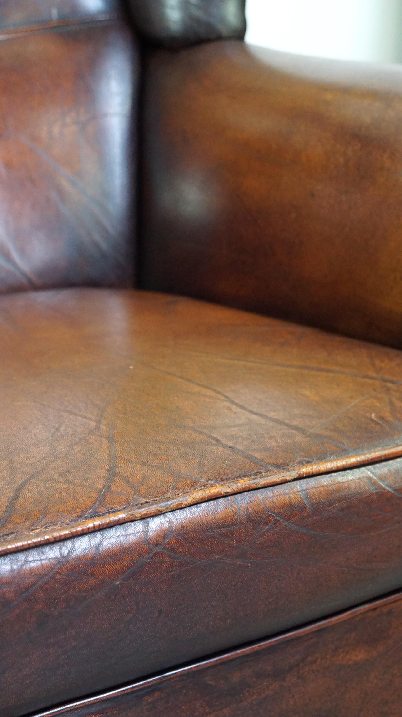 Luxueux fauteuil en peau de mouton avec coussin de siège fixe et confort d'assise haut en vente 4