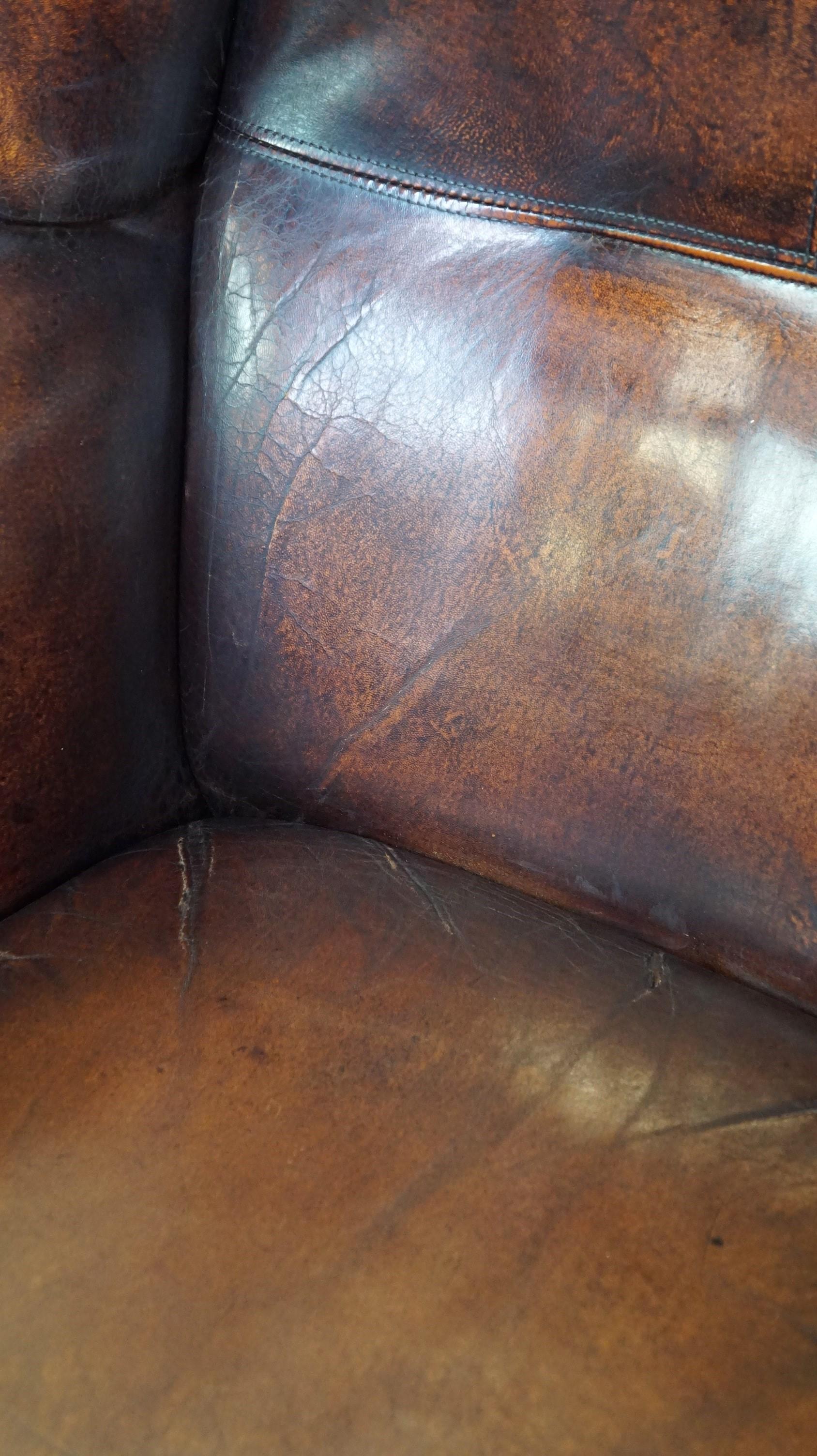 Luxueux fauteuil en peau de mouton avec coussin de siège fixe et confort d'assise haut en vente 5