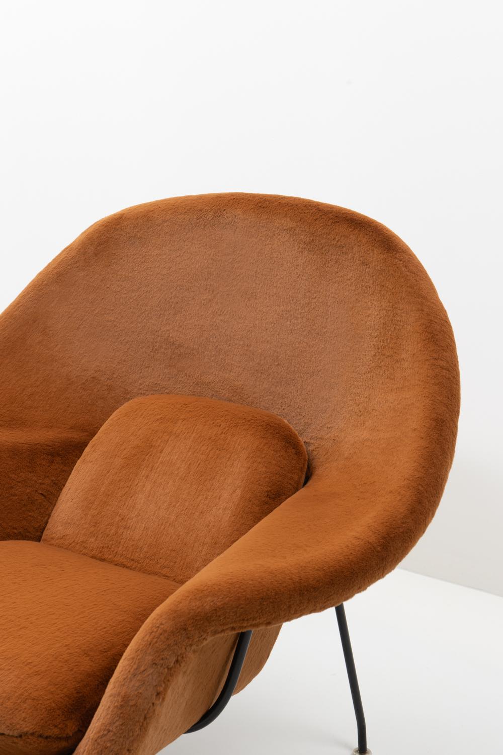 Luxuriöser Soft Womb Chair, von Saarinen für Knoll Switzerland Production, 1960er Jahre (Metall) im Angebot