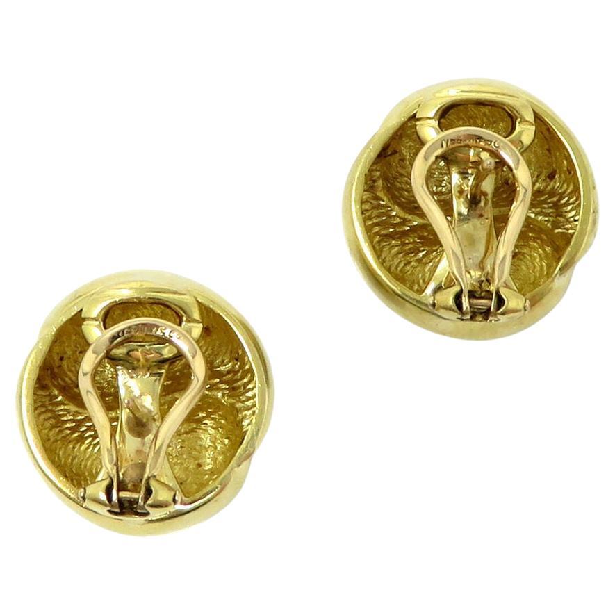 Tiffany&Co. 18 Karat Gelbgold
Die Ohrringe sind etwa 20 x 19 mm groß.

Gesamtgewicht: 17,3 Gramm




