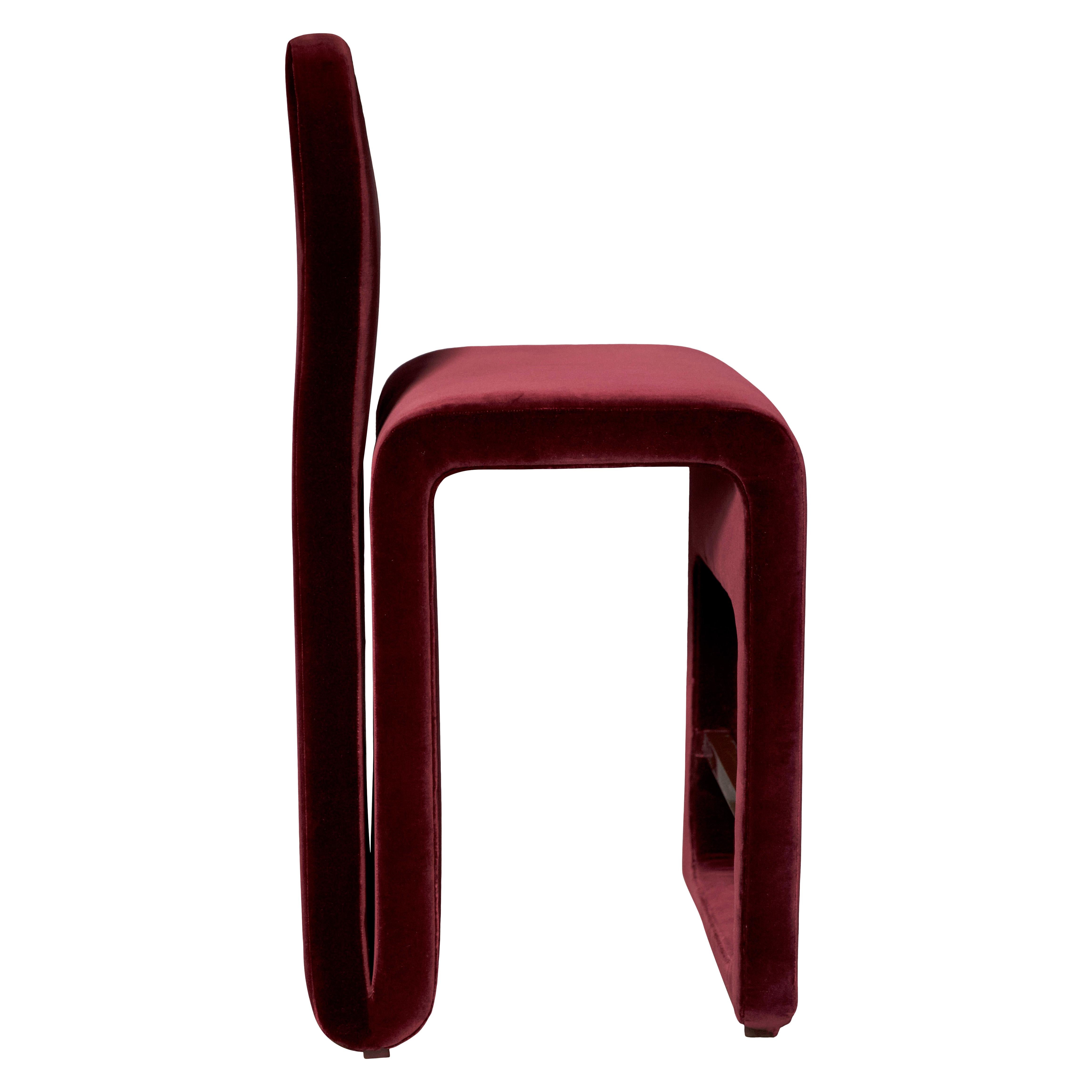 Fold counter chair 

Like a sculpture formed from a single piece of material, the fold counter chair adds artistry and comfort to any environment.

Fully upholstered in performance velvet, with hardwood plinth base and footrest. 

Measures: