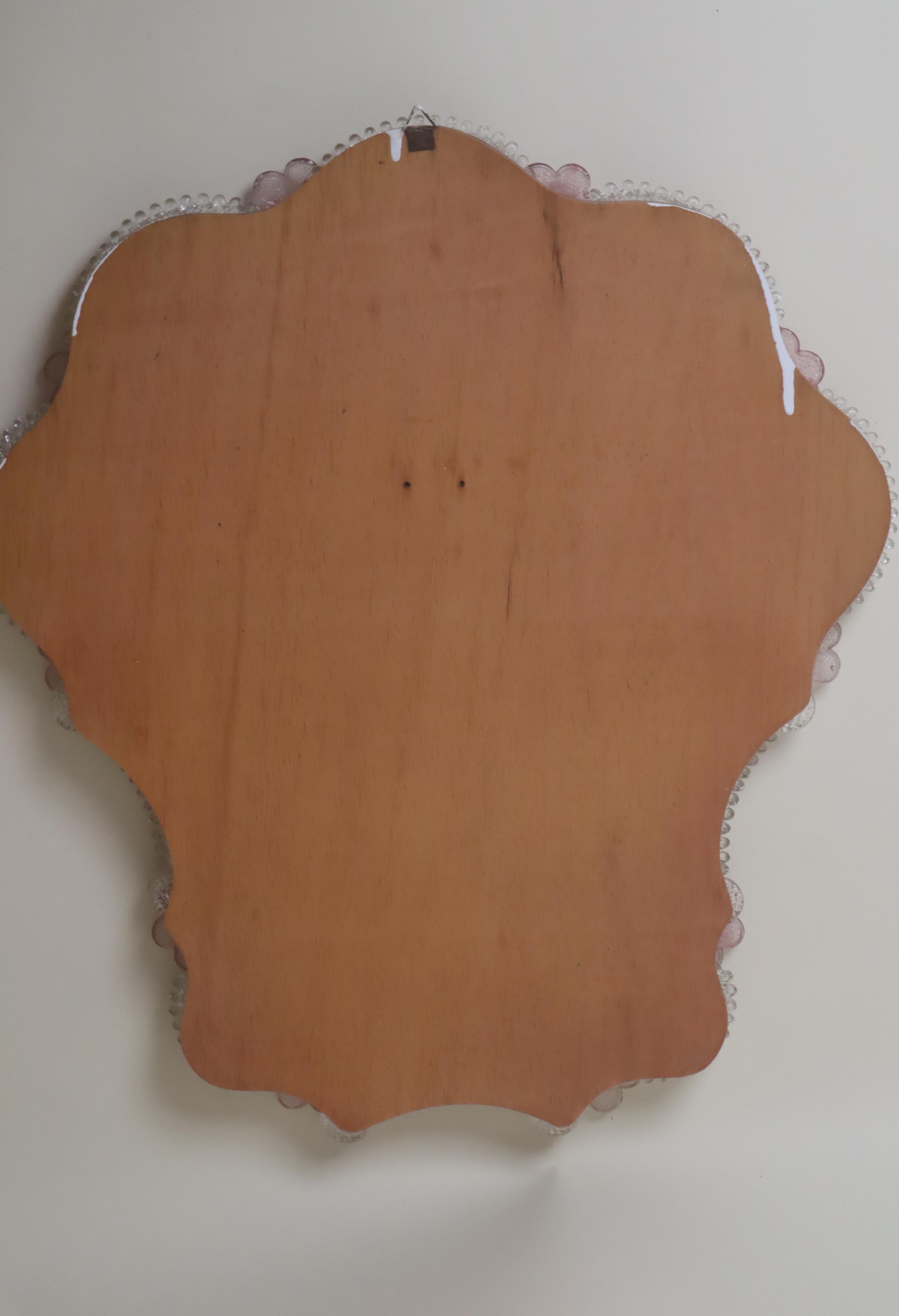 Verre brun Luxueux miroir mural vénitien rose avec fleurs, Italie 1960 en vente