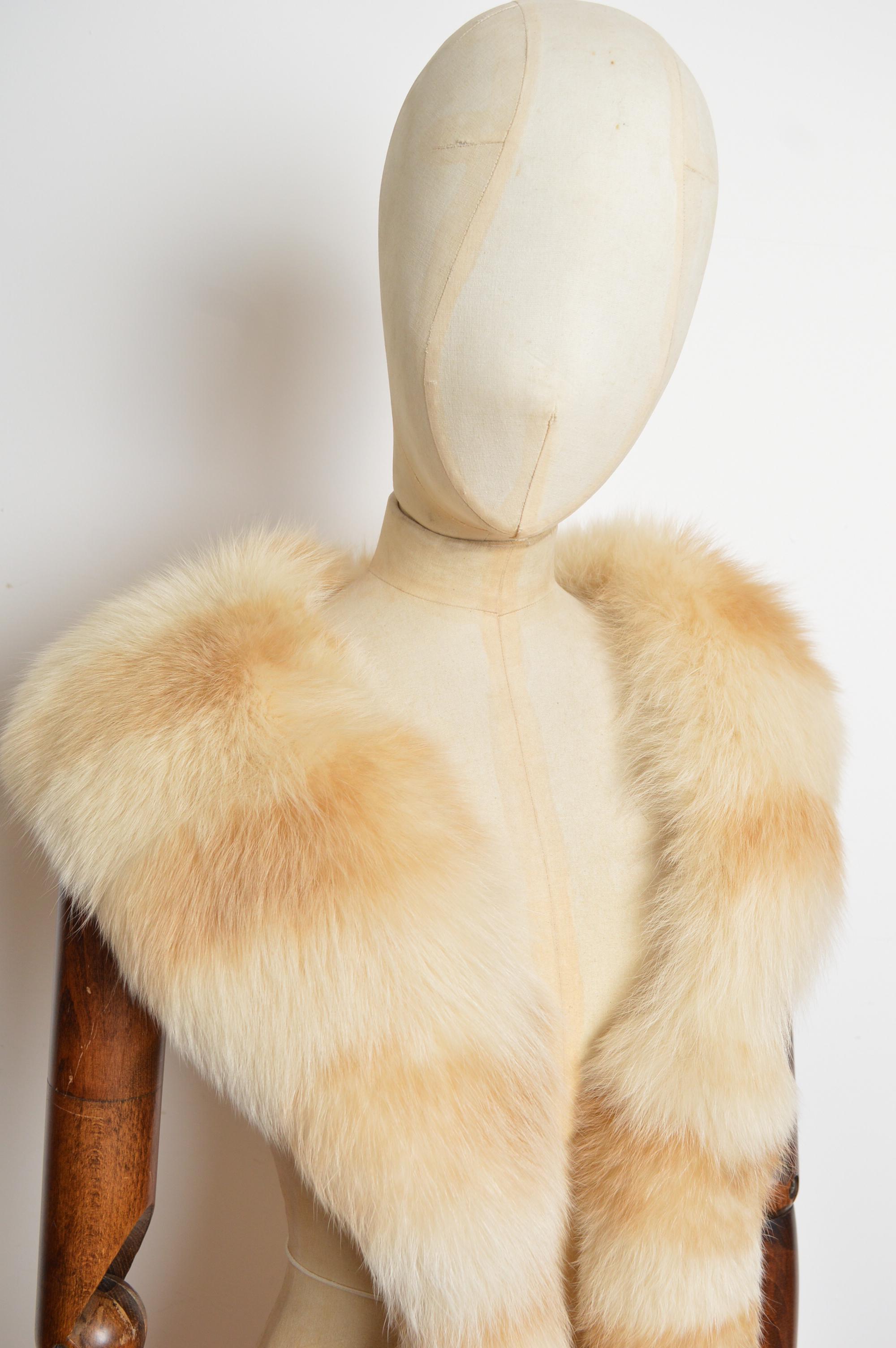 Blanc Luxueuse étole Vintage en fourrure de renard rayée blonde - Col en fourrure blanche en vente