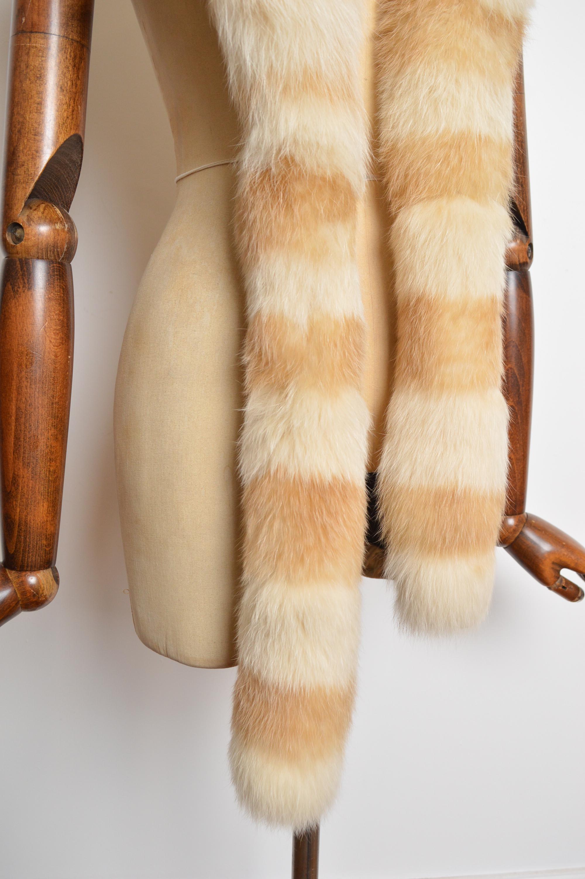 Luxueuse étole Vintage en fourrure de renard rayée blonde - Col en fourrure blanche Unisexe en vente