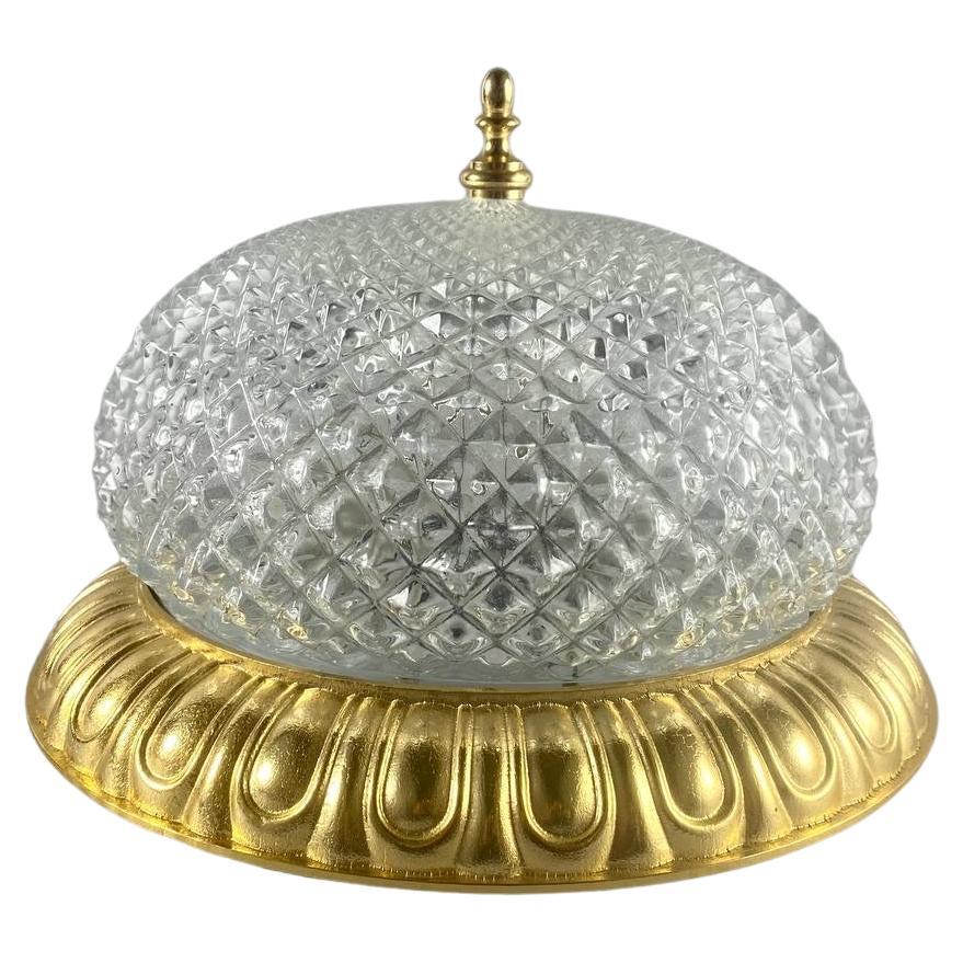 Luxuriöse Vintage-Deckenleuchte  Glasschirm in vergoldeter Bronze mit Fassungen im Angebot