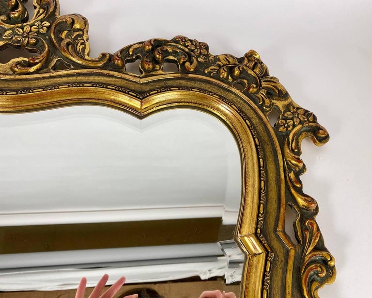 Luxurious Wall Mirror in Wooden Carved Frame Vintage Framed Wall Mirror
