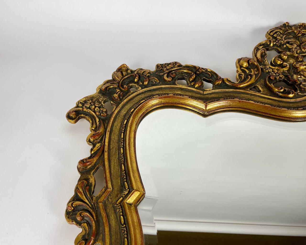 Luxurious Wall Mirror in Wooden Carved Frame Vintage Framed Wall Mirror 2