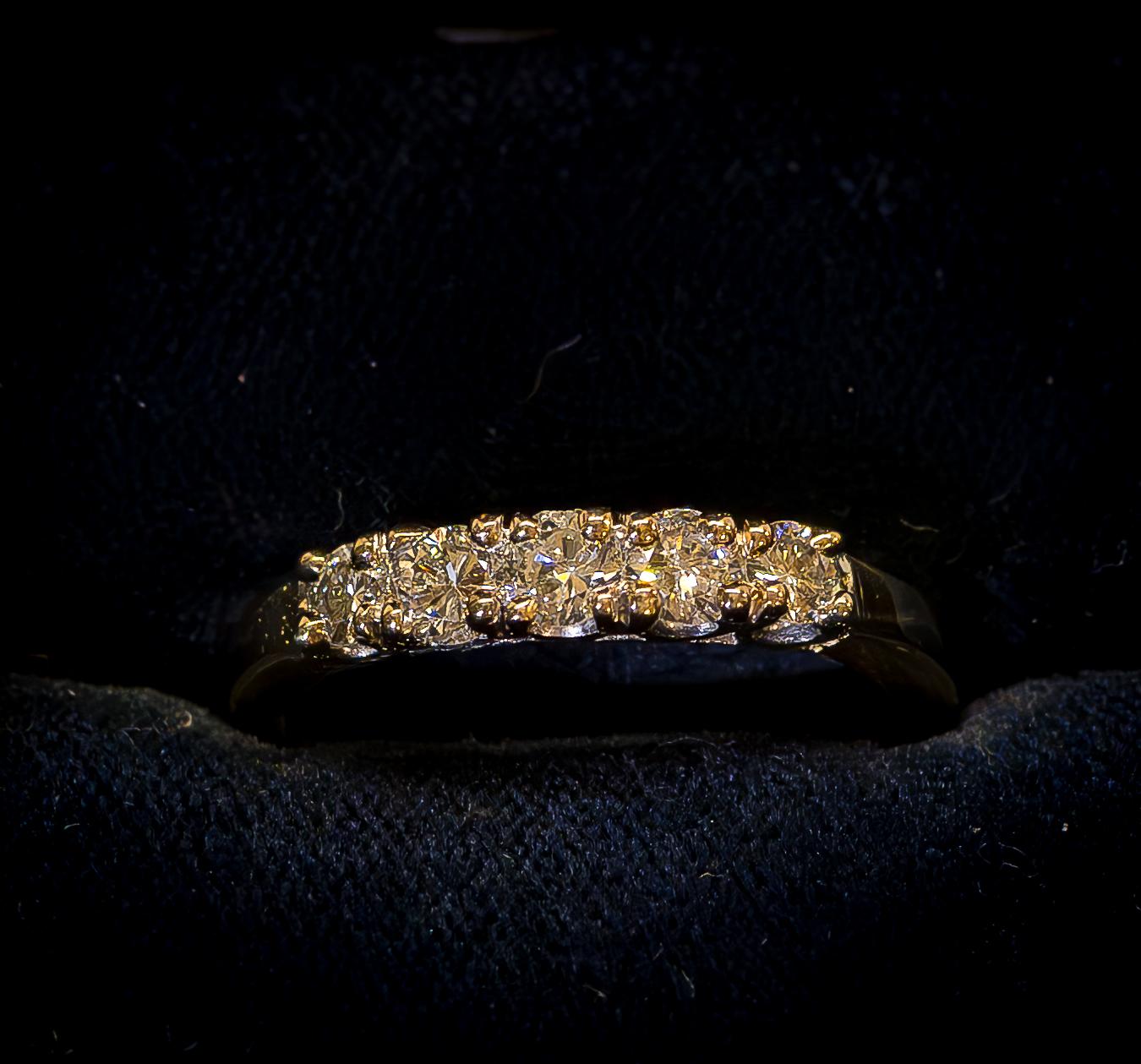 Women's or Men's Luxurious Yellow Gold Five-Diamond Ring For Sale