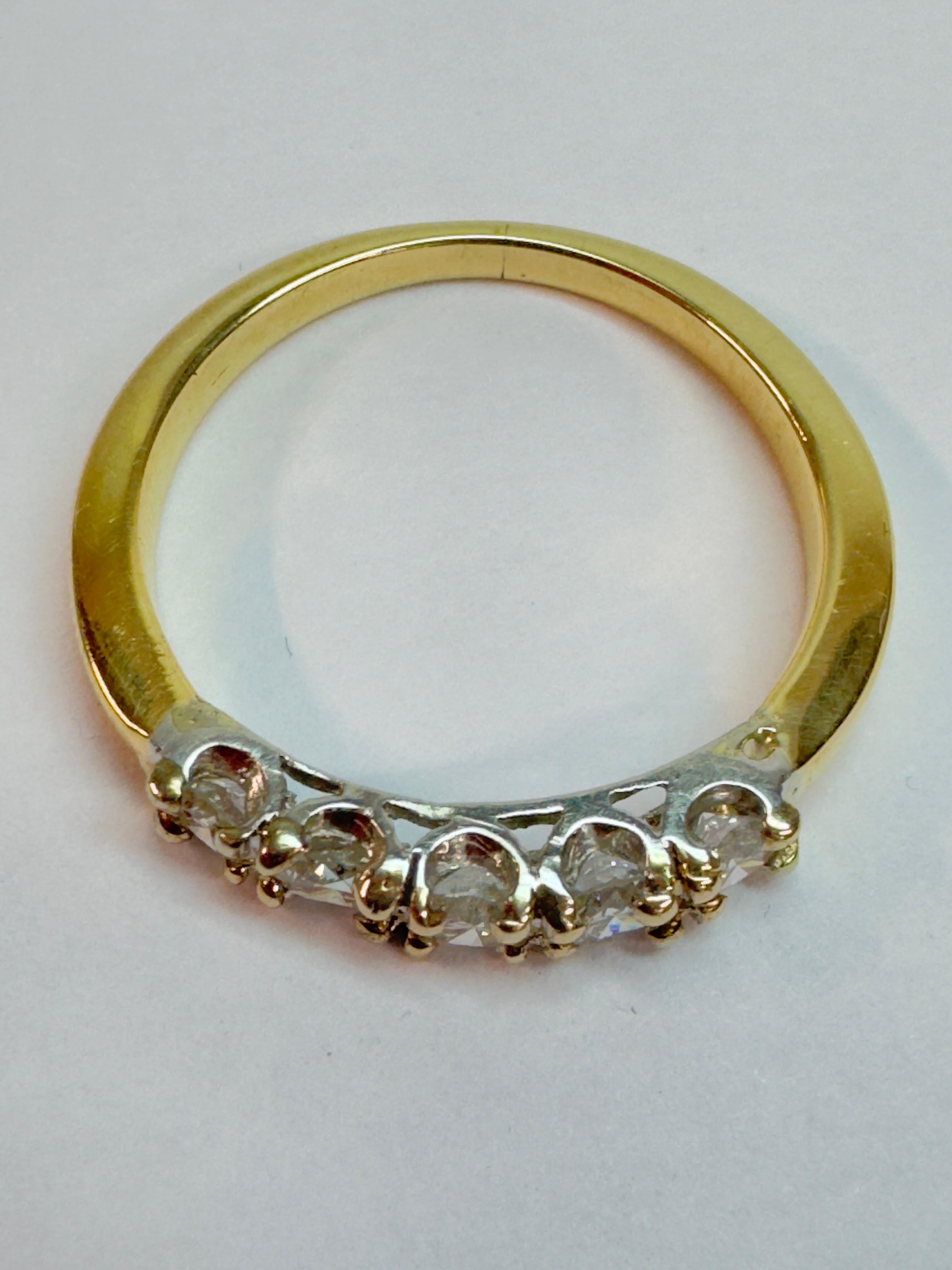 Luxurious Yellow Gold Five-Diamond Ring For Sale 1