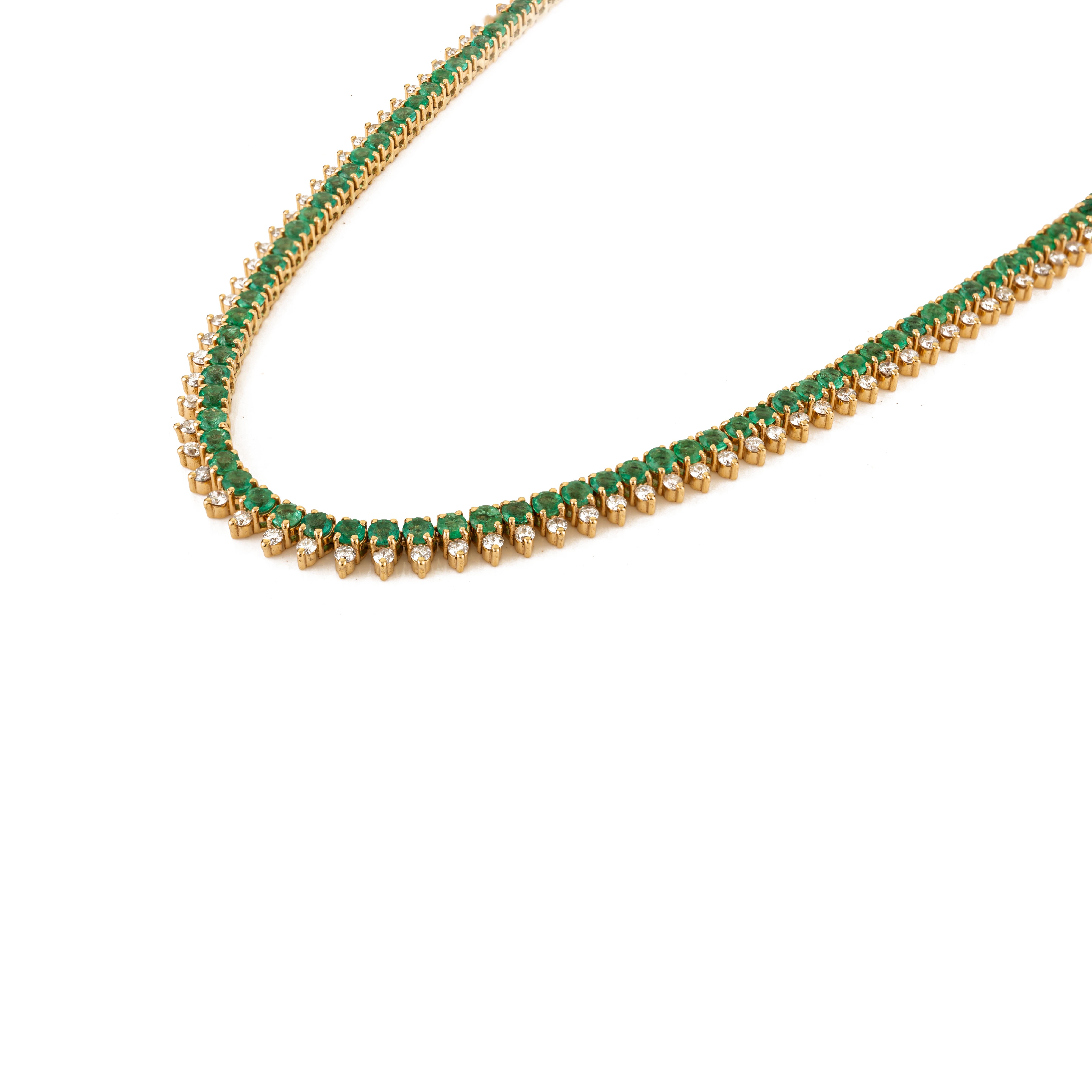 Luxuriöse 10,2 CTW Smaragd & 3,45 CTW Diamant Tennis-Halskette aus 18K Gelbgold (Moderne) im Angebot