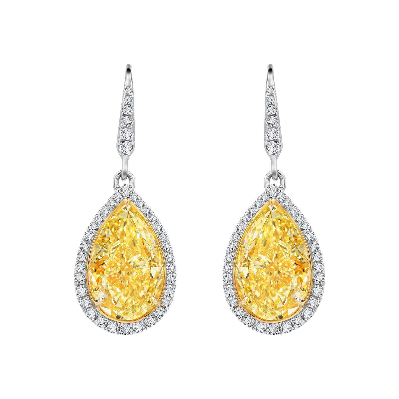 Pendants d'oreilles de luxe en diamant poire de 12,11ct Fancy Light Yellow  Certifié GIA Pour femmes en vente