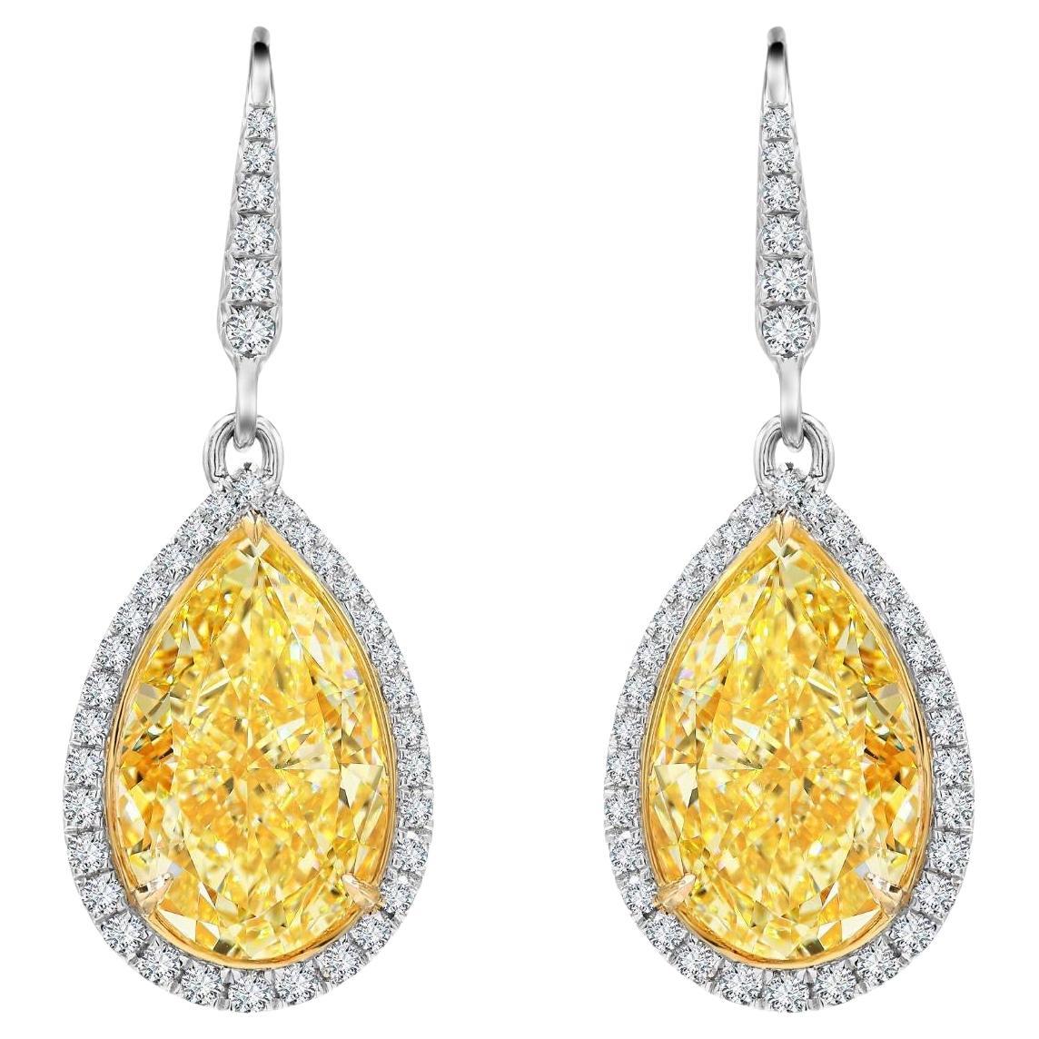Pendants d'oreilles de luxe en diamant poire de 12,11ct Fancy Light Yellow  Certifié GIA en vente