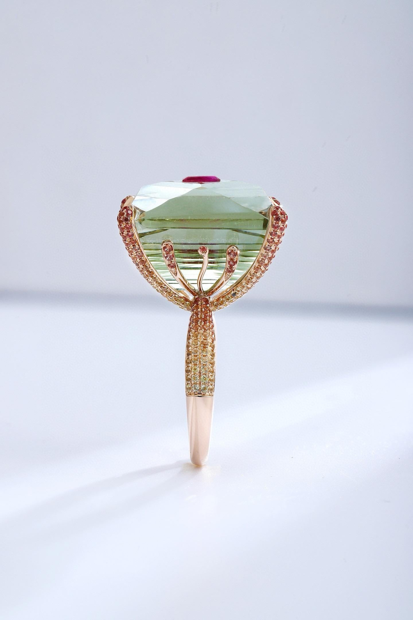 Luxury Natural Rare Red Emerald Beryl 18K gold Ring 10.71Gram In New Condition For Sale In bangkok, TH