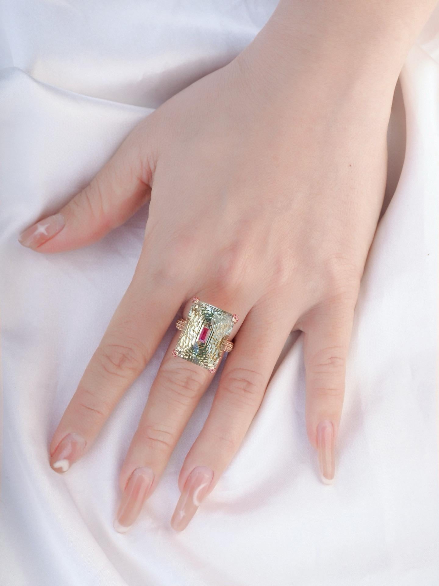 Luxury Natural Rare Red Emerald Beryl 18K gold Ring 10.71Gram For Sale 2