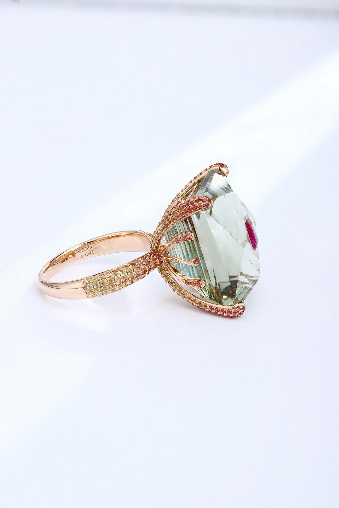 Luxury Natural Rare Red Emerald Beryl 18K gold Ring 10.71Gram For Sale 3