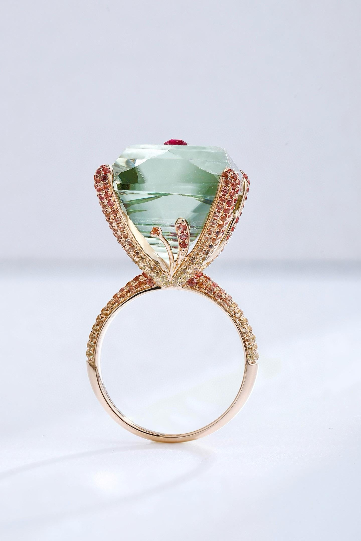 Luxury Natural Rare Red Emerald Beryl 18K gold Ring 10.71Gram For Sale 4