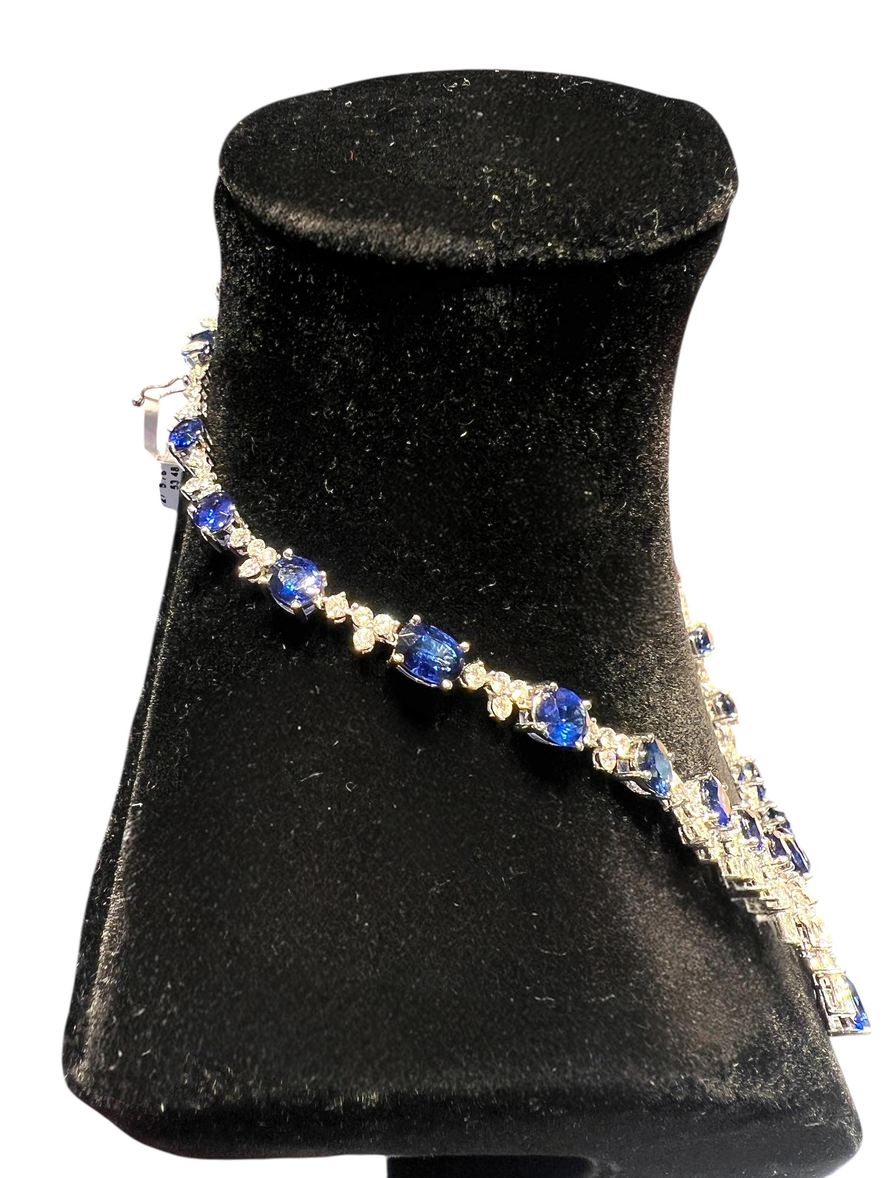 Donna Collana di lusso in oro bianco 18k con zaffiro di Ceylon e diamanti, 82,58 carati in vendita
