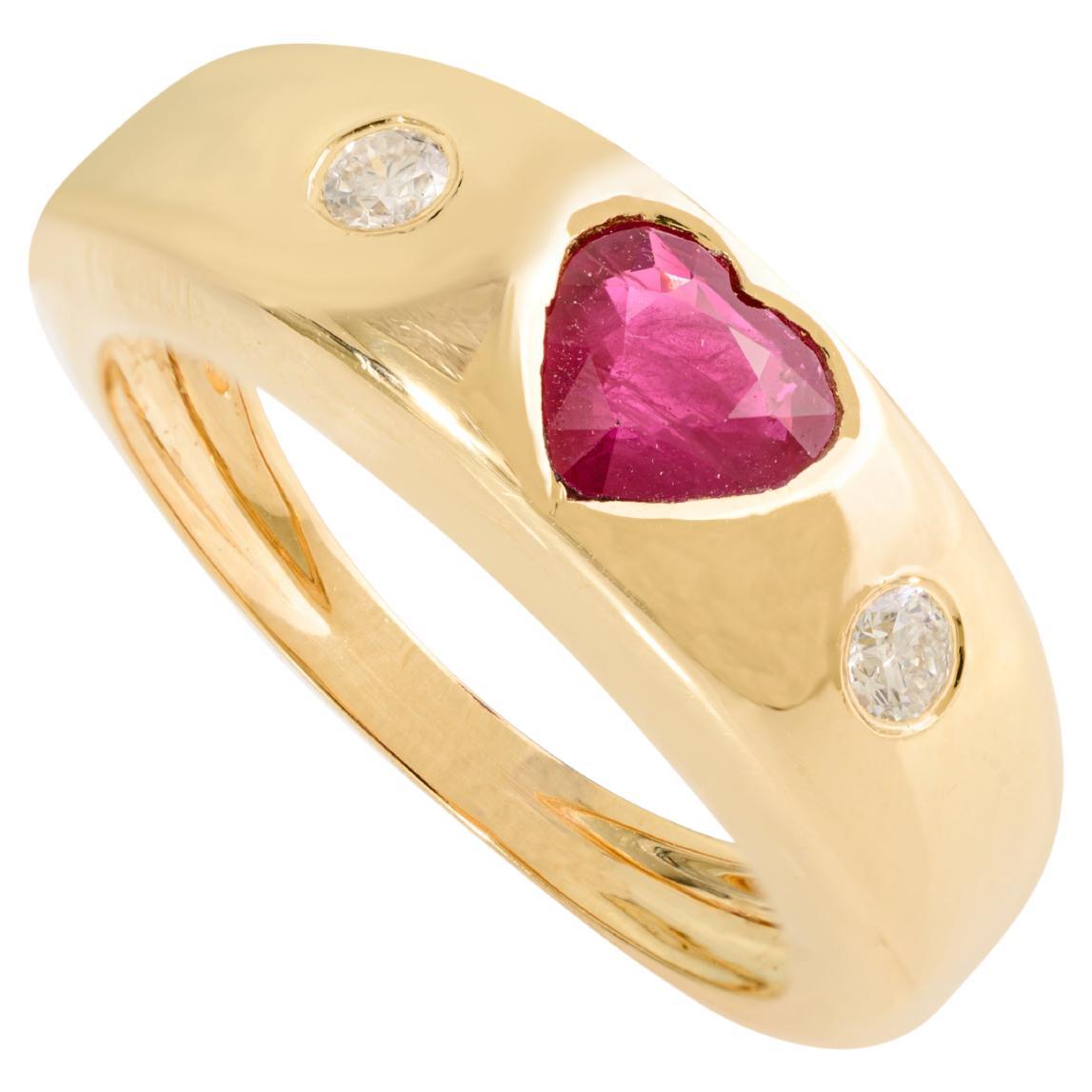 En venta: Lujoso anillo de oro amarillo de 18 quilates con rubí talla corazón y cúpula de diamantes Joyería fina