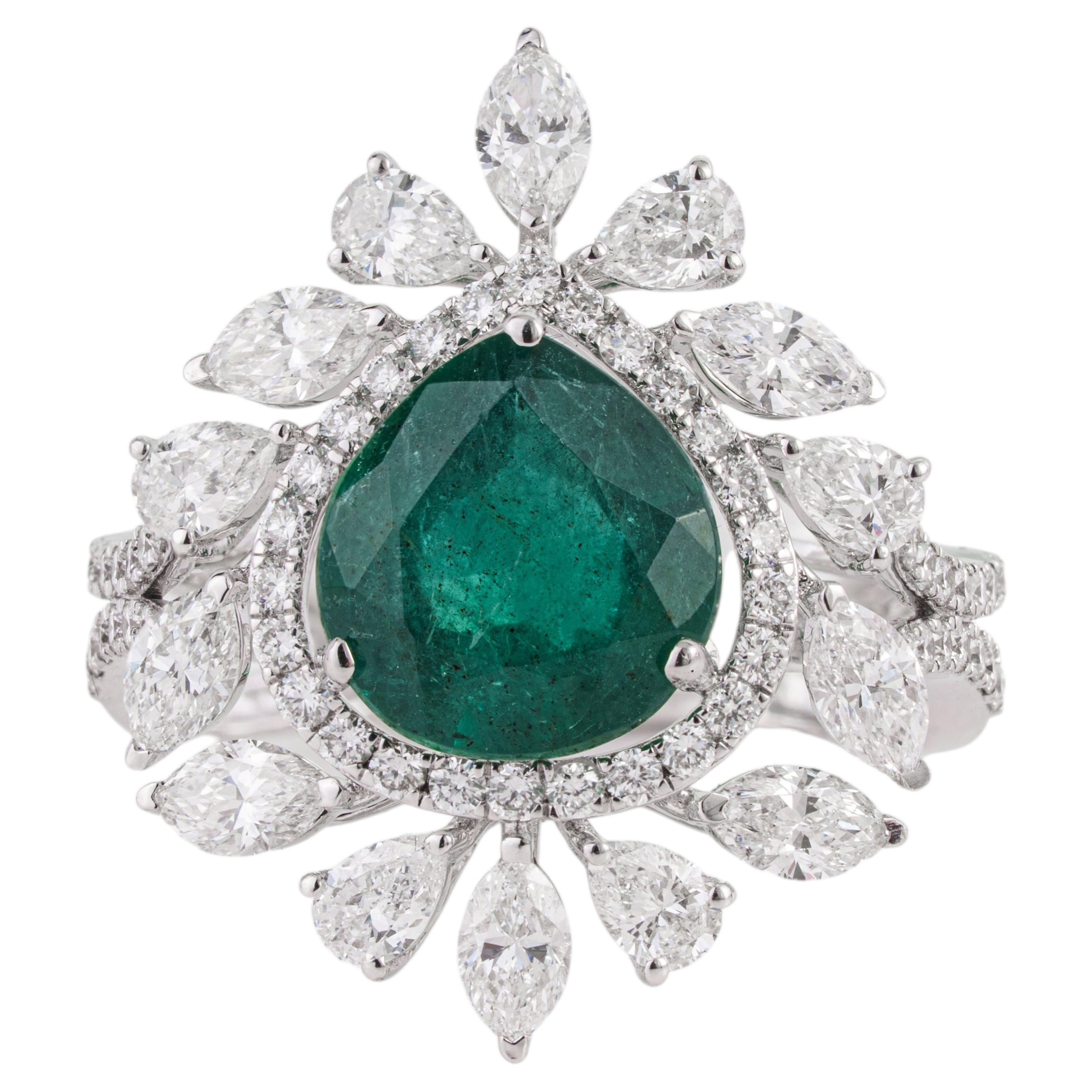 For Sale:  Luxury 2.24Ct Natural Emerald & 1.91Ct Diamond Halo Cocktail Ring 18K White Gold