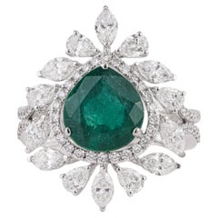 Anello da cocktail di lusso con smeraldo naturale da 2,24 carati e diamanti a halo da 1,91 carati, in oro bianco 18 carati