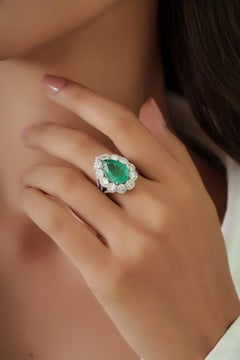Luxury 5.03ct Pear Emerald and 1.99ct Diamond Halo Cocktail Ring 18K White Gold