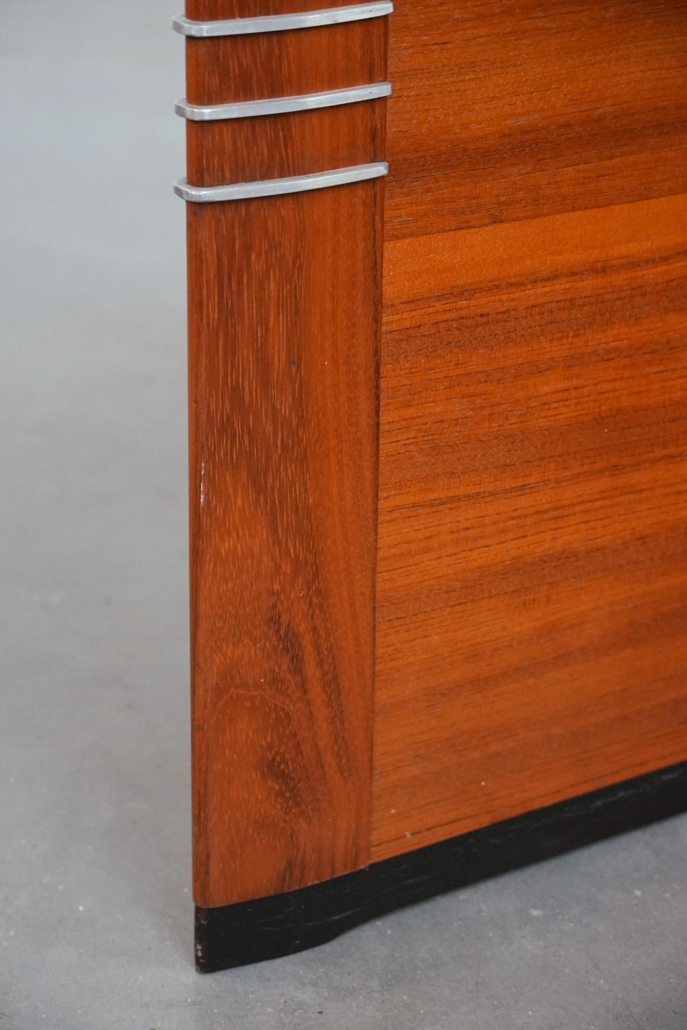 Luxury Art Deco design side/coffee table in a triangle shape For Sale 4