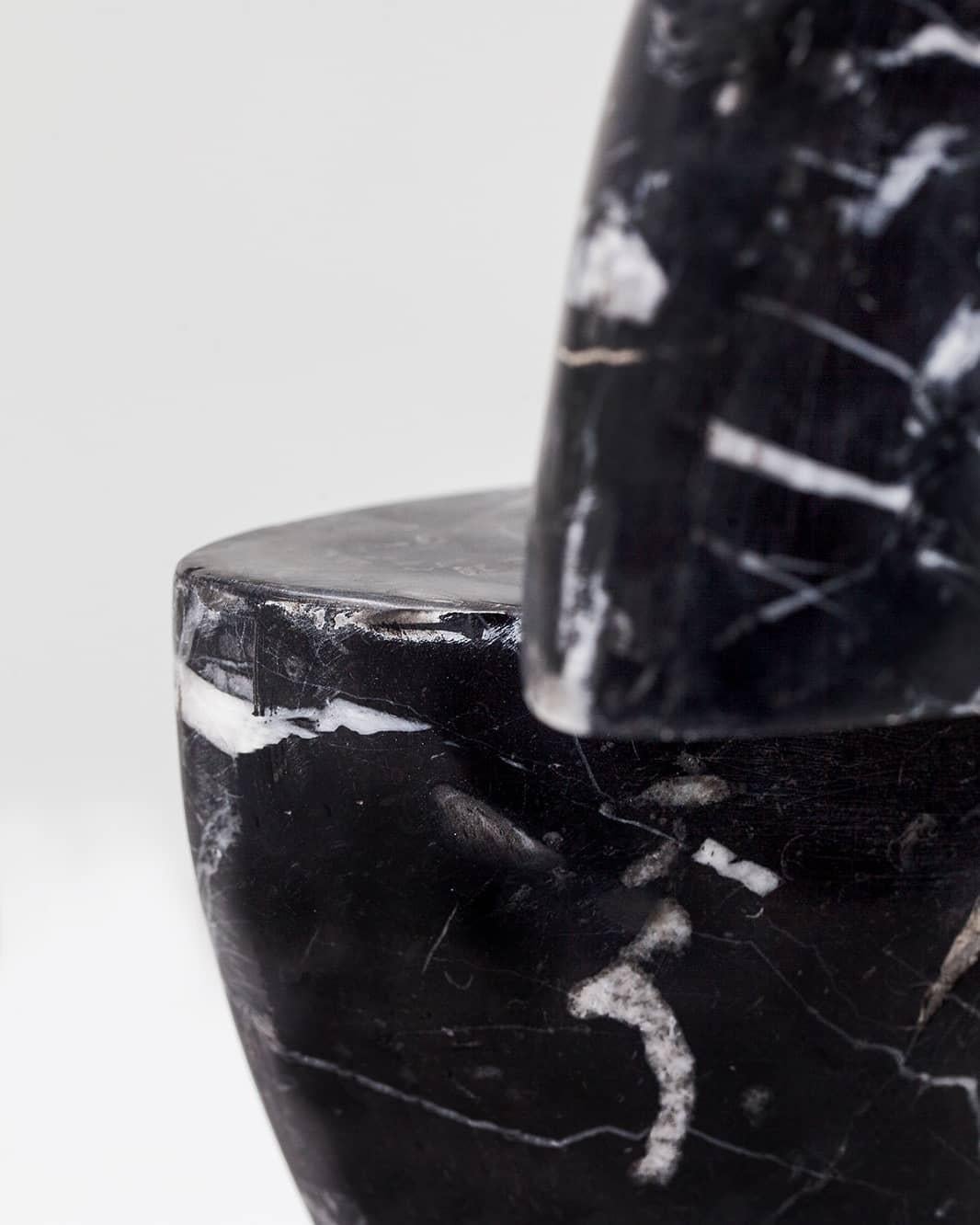 Lampada da tavolo di lusso Artistics Modern Round Black Natural Marble Core, Carlos Aucejo In condizioni Nuovo in vendita a Geneve, CH