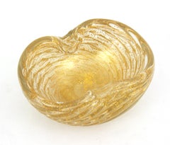 Luxury Barovier Toso Murano Gold Flecks Scalloped Art Glass Bowl, 1950s