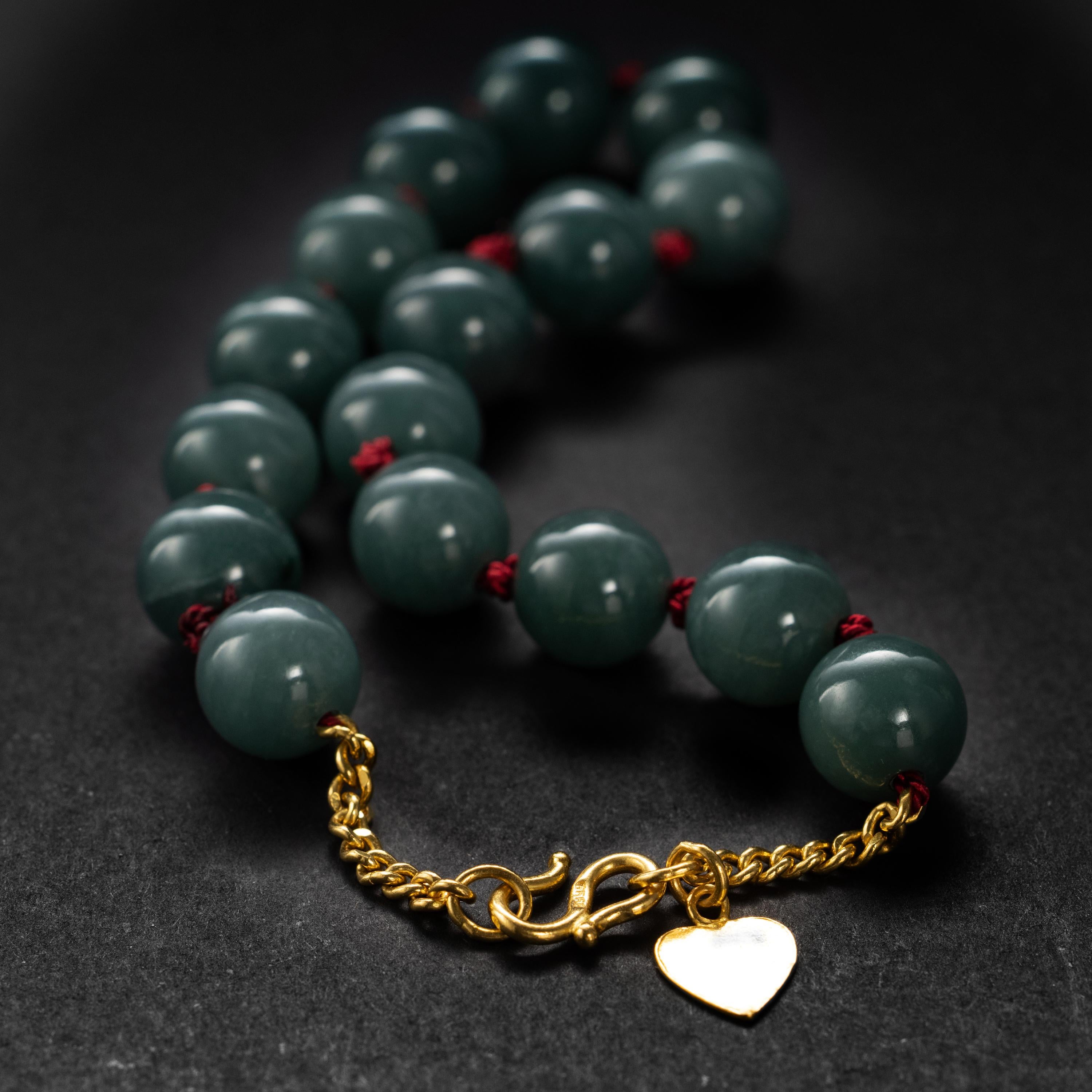 Artisan Bracelet de luxe en perles de jade non traité et or pur certifié en vente