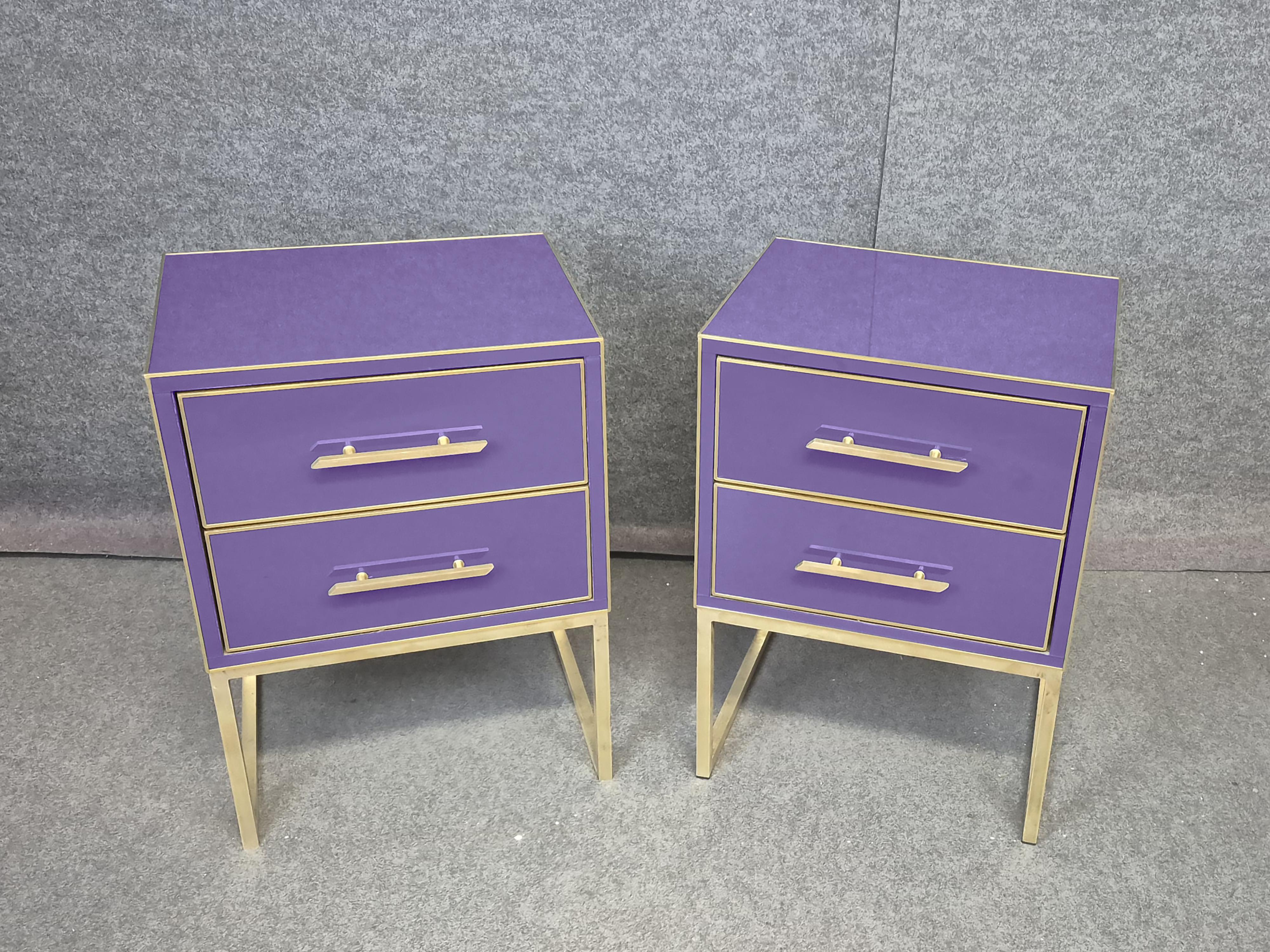 Luxury Bedside Tables in Violet Glass, Solid Wood and Brass Edges, Made in Italy In New Condition For Sale In Guazzora, IT