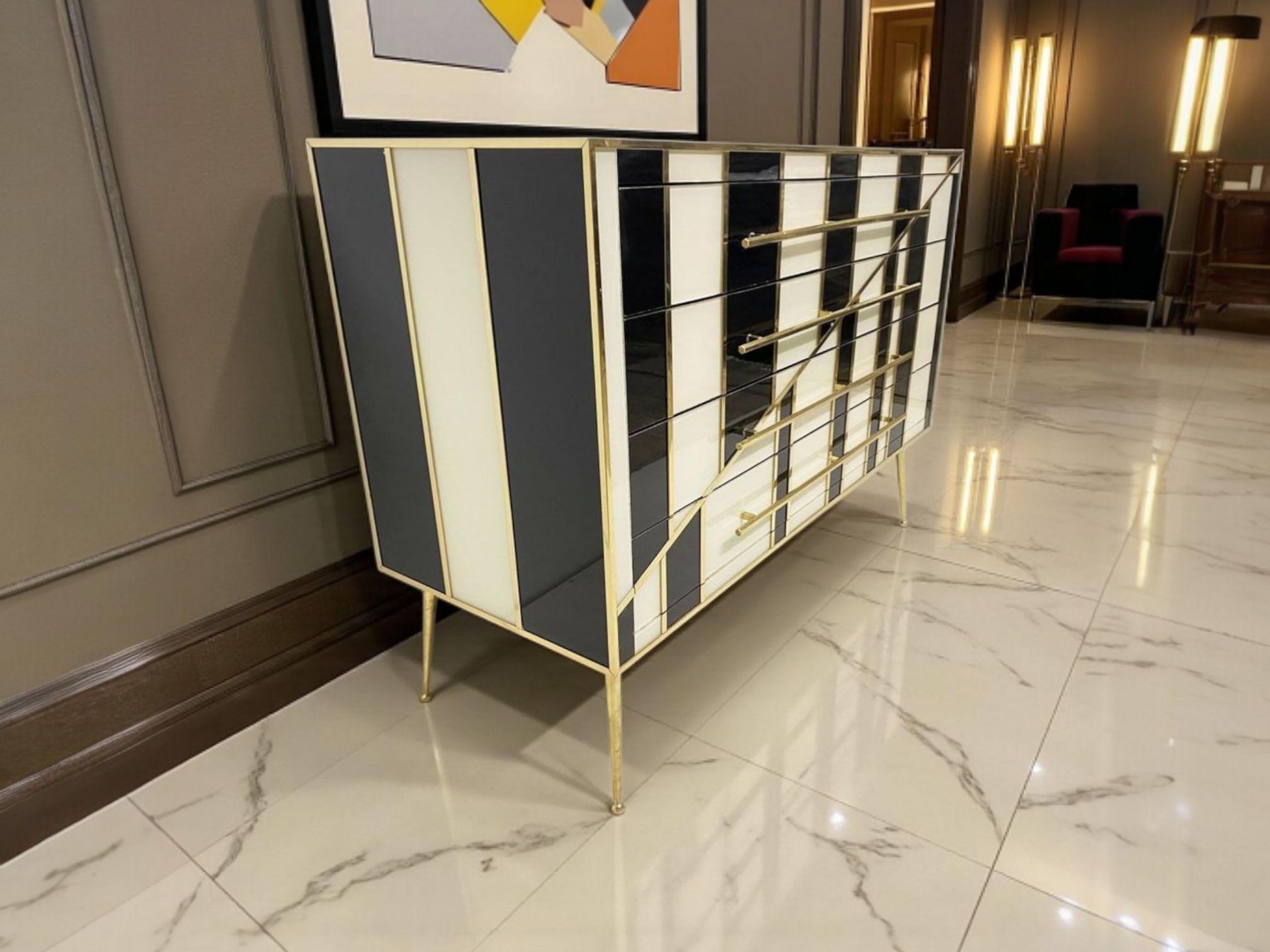 Italian Commode de luxe noire et blanche faite à la main en Italie par Justfurnituress en vente