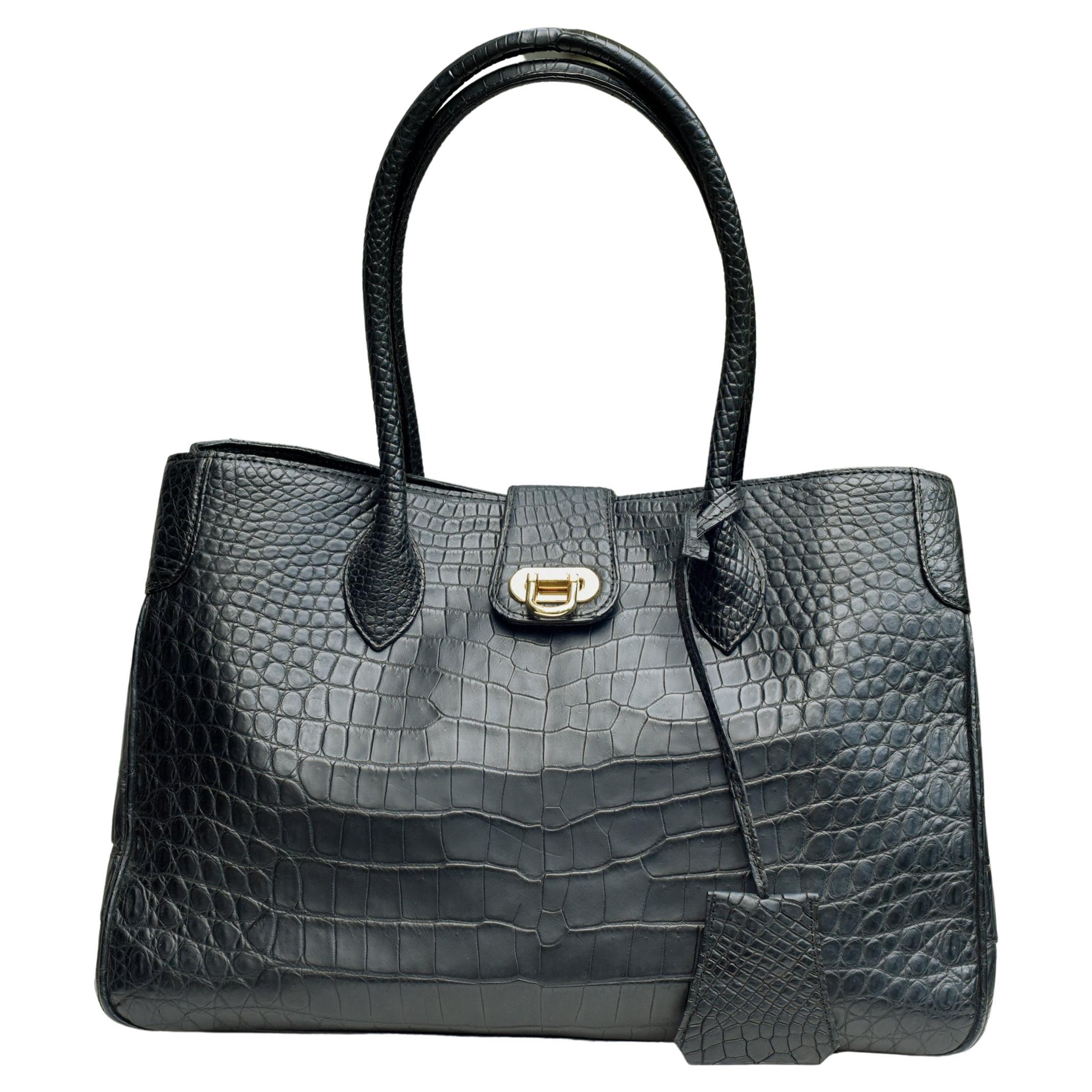 Sac à main de luxe en cuir de crocodile authentique noir mat en vente