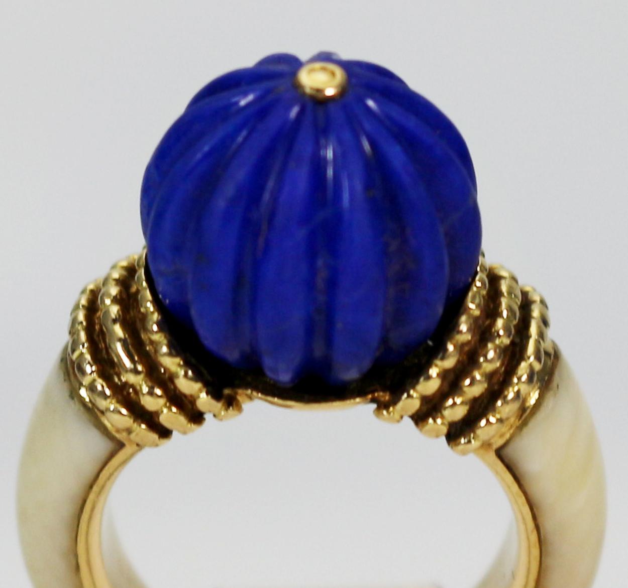 Luxury Boucheron Paris Ring 18K Gold Lapis Lazuli In Good Condition In rijssen, NL
