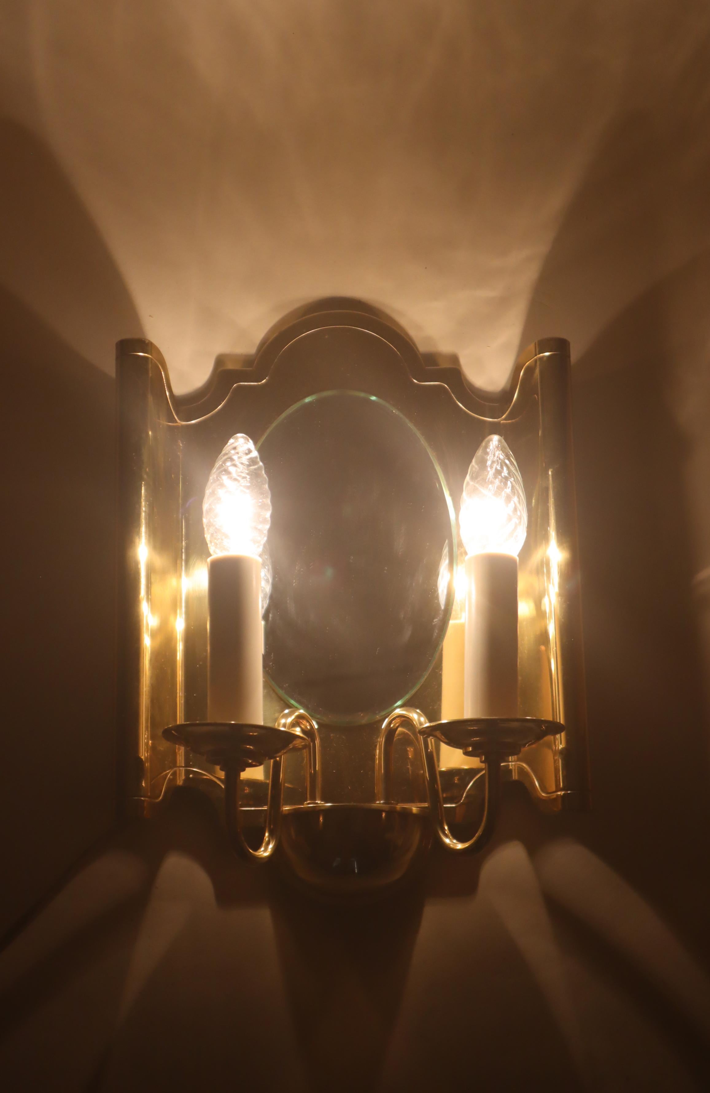 Lampe murale de luxe en laiton avec miroir, Vereinigte Werkstätten en vente 10