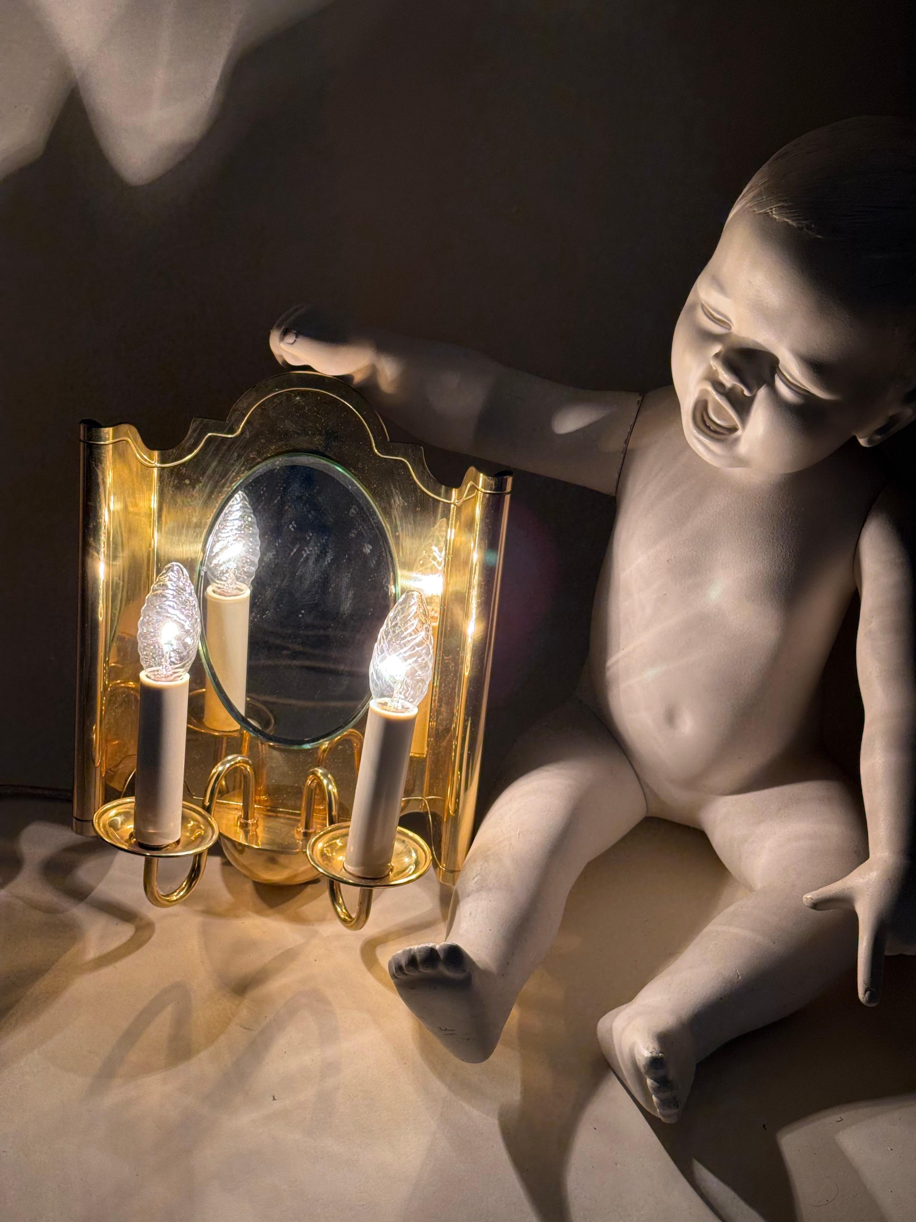 Fait main Lampe murale de luxe en laiton avec miroir, Vereinigte Werkstätten en vente