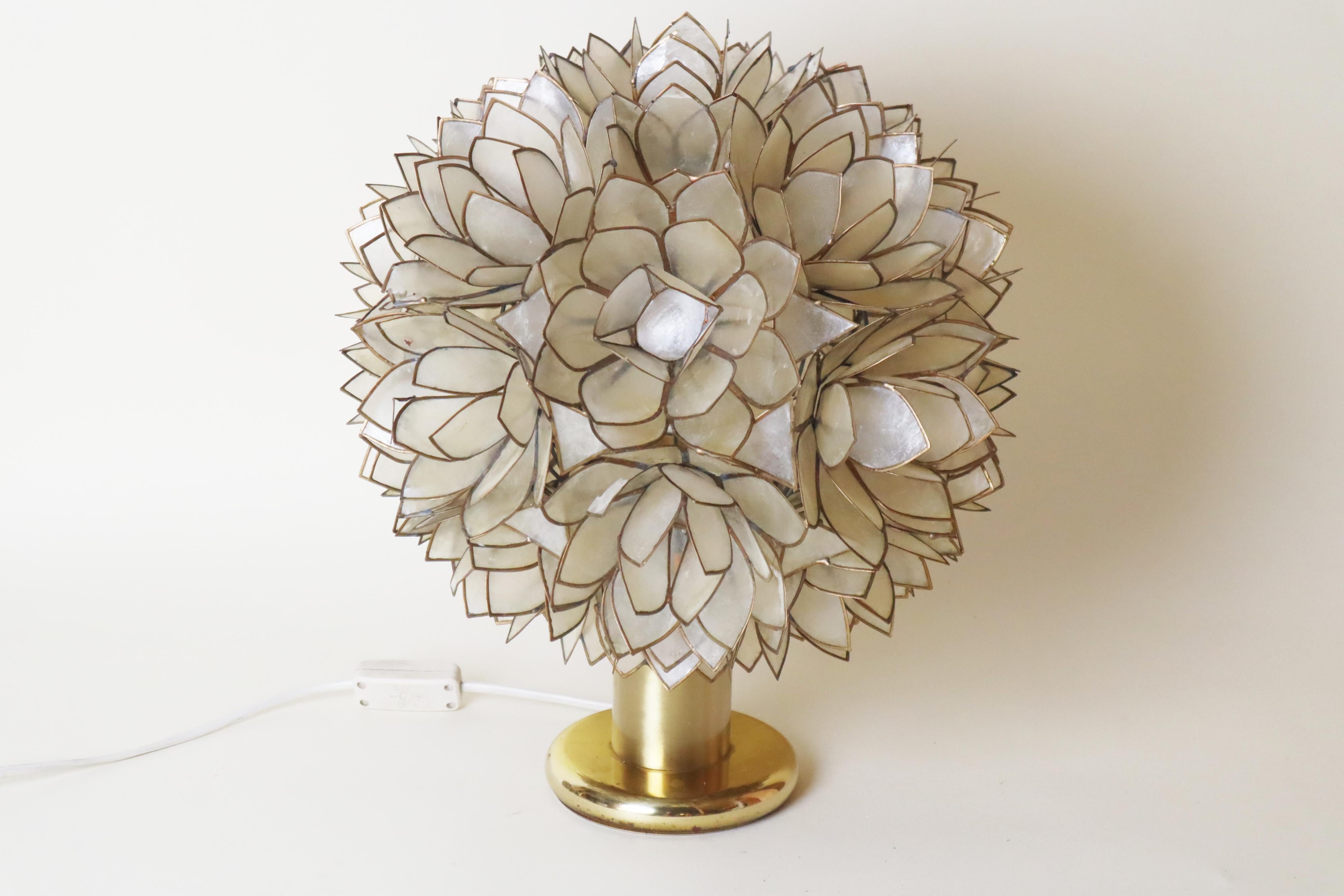Luxury Capiz Shell Lotus Flower Table Lamp, 1960s For Sale 6