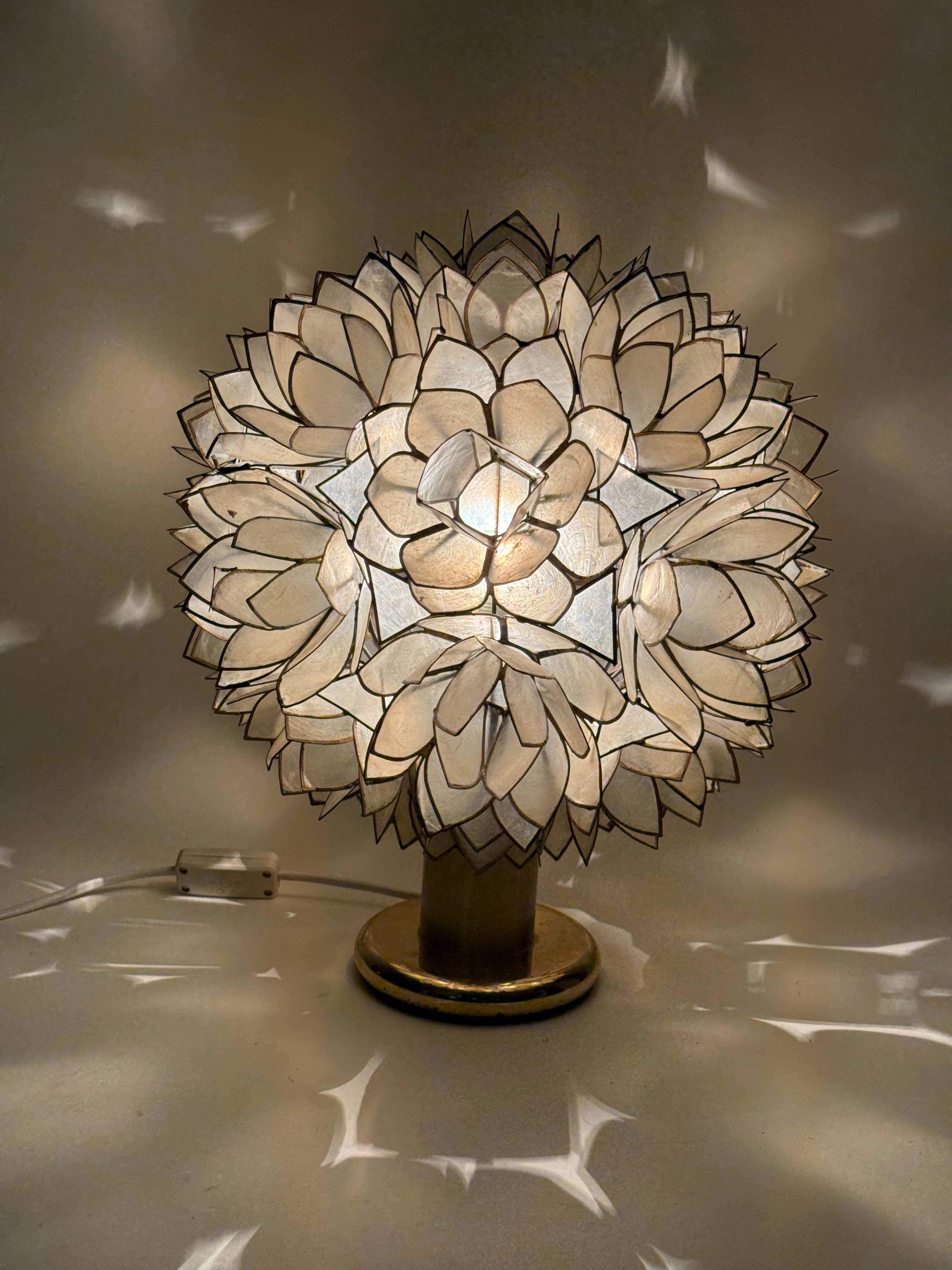 Luxury Capiz Shell Lotus Flower Table Lamp, 1960s For Sale 7