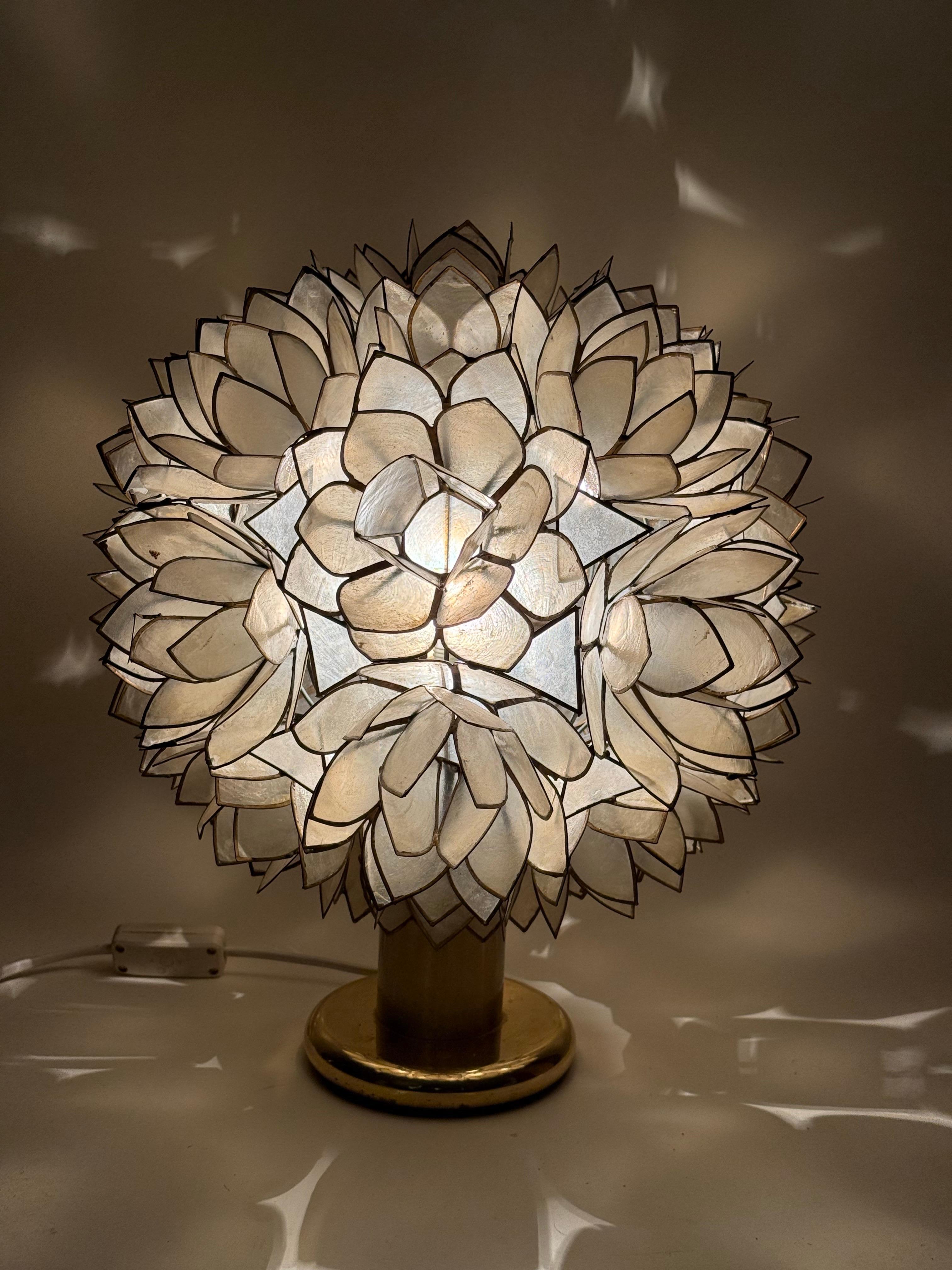 Luxury Capiz Shell Lotus Flower Table Lamp, 1960s For Sale 8